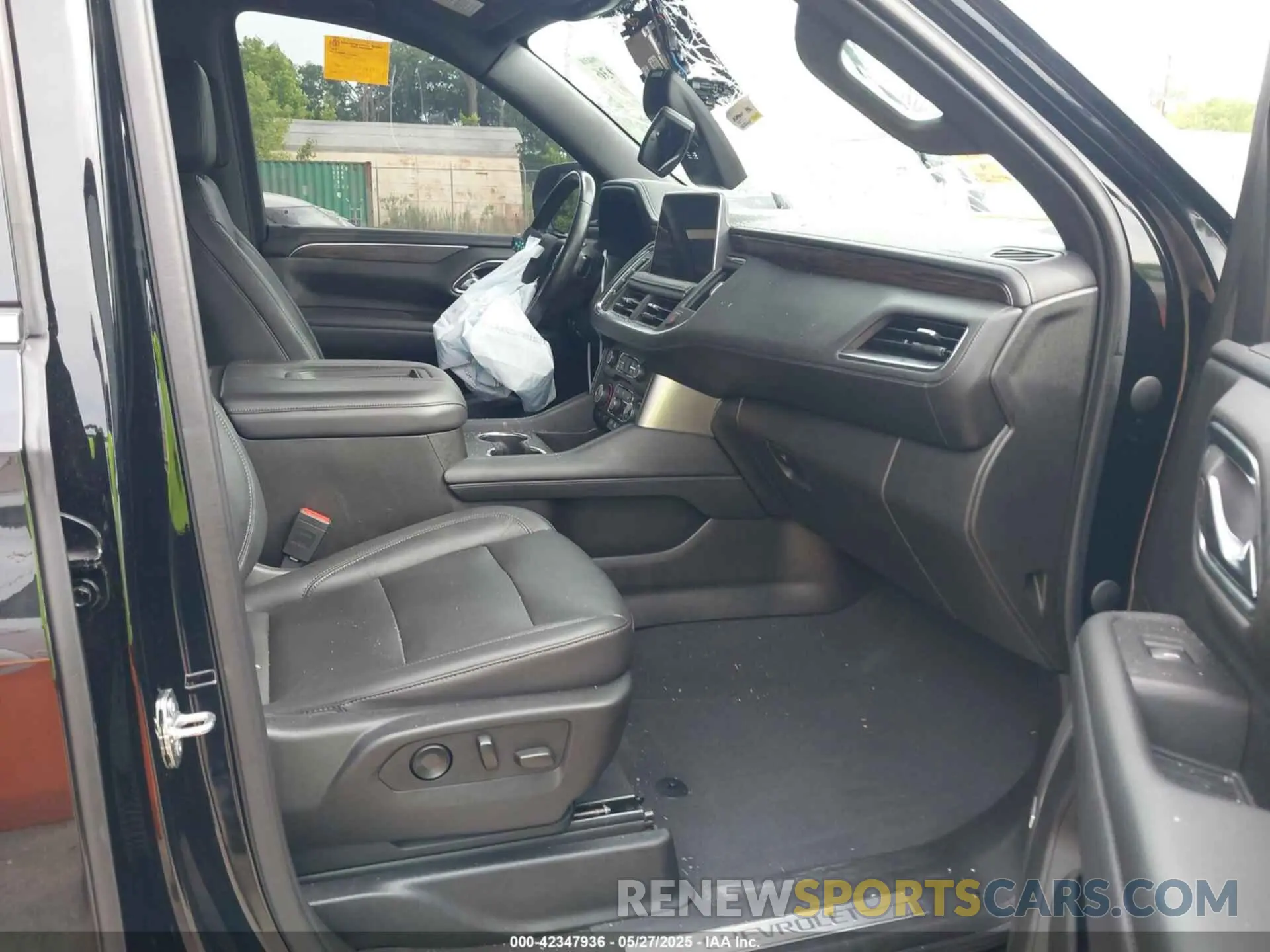5 Photograph of a damaged car 1GNSKNKD0MR372236 CHEVROLET TAHOE 2021
