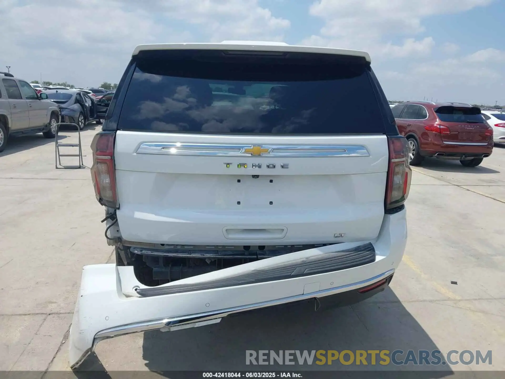 15 Photograph of a damaged car 1GNSKNKD0MR488813 CHEVROLET TAHOE 2021