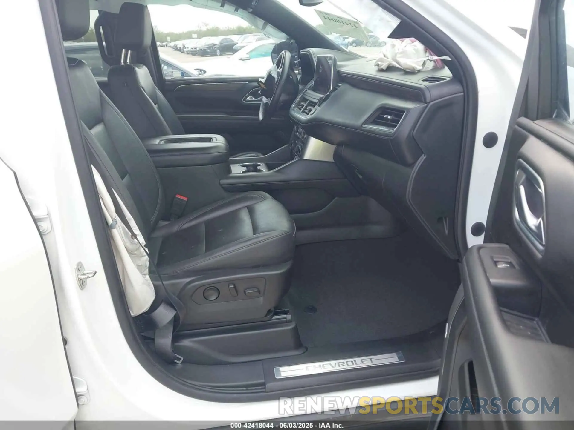 5 Photograph of a damaged car 1GNSKNKD0MR488813 CHEVROLET TAHOE 2021