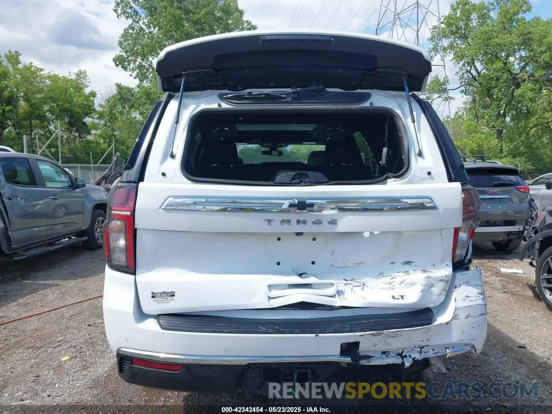16 Photograph of a damaged car 1GNSKNKD1MR441712 CHEVROLET TAHOE 2021