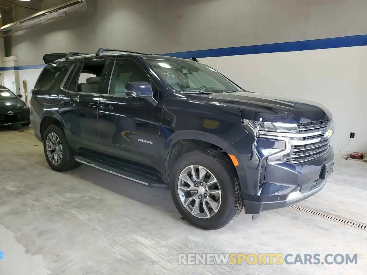 4 Photograph of a damaged car 1GNSKNKD2MR261591 CHEVROLET TAHOE 2021