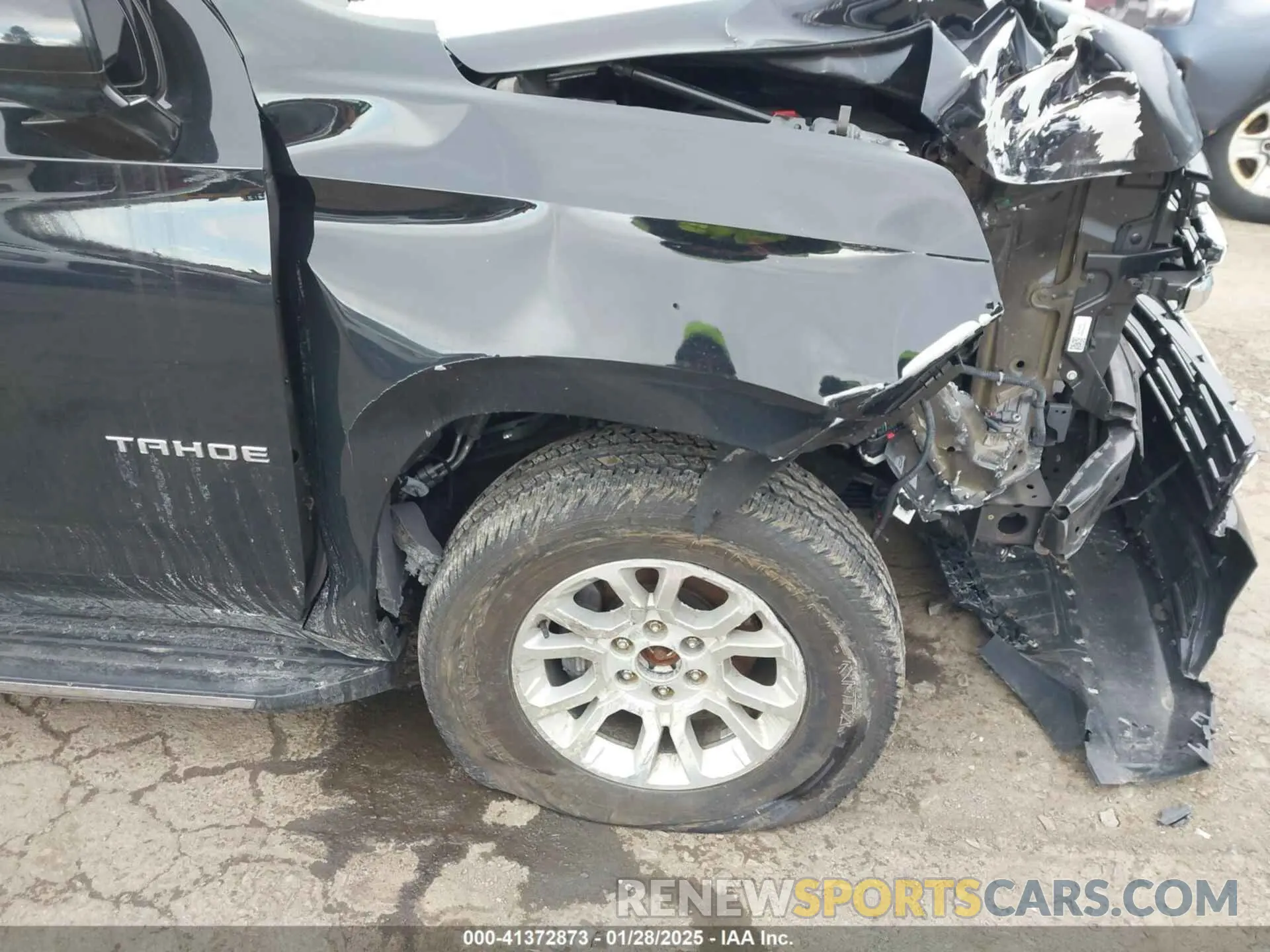 17 Photograph of a damaged car 1GNSKNKD2MR444988 CHEVROLET TAHOE 2021