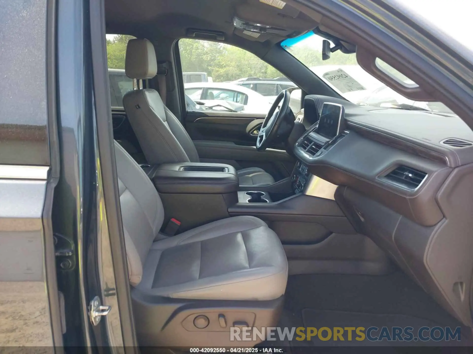 5 Photograph of a damaged car 1GNSKNKD4MR250981 CHEVROLET TAHOE 2021