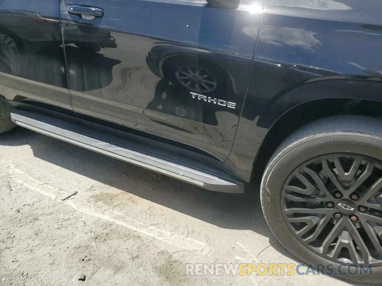 13 Photograph of a damaged car 1GNSKNKD4MR262628 CHEVROLET TAHOE 2021