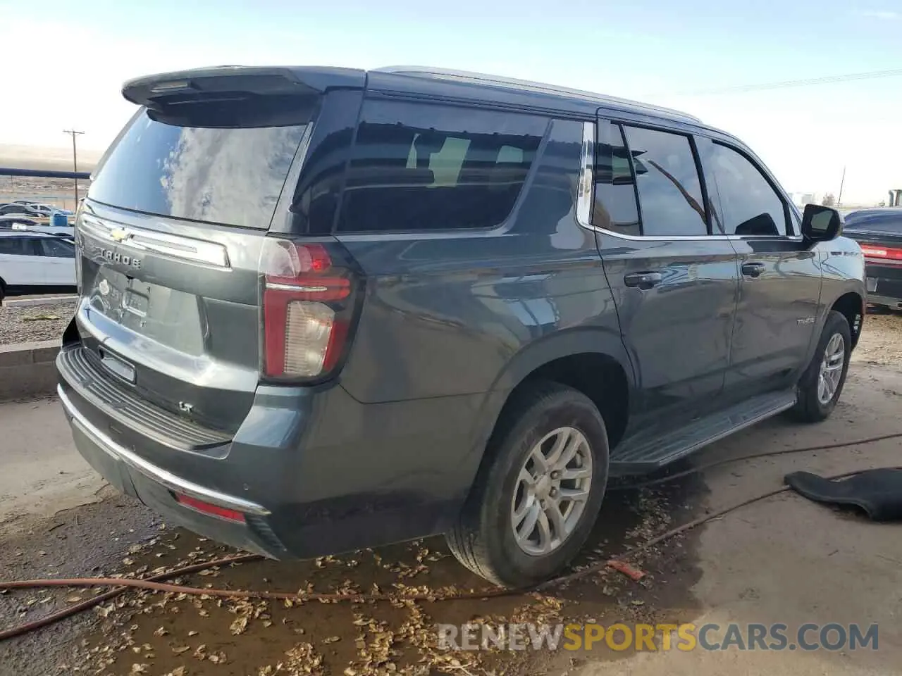 3 Photograph of a damaged car 1GNSKNKD5MR252240 CHEVROLET TAHOE 2021