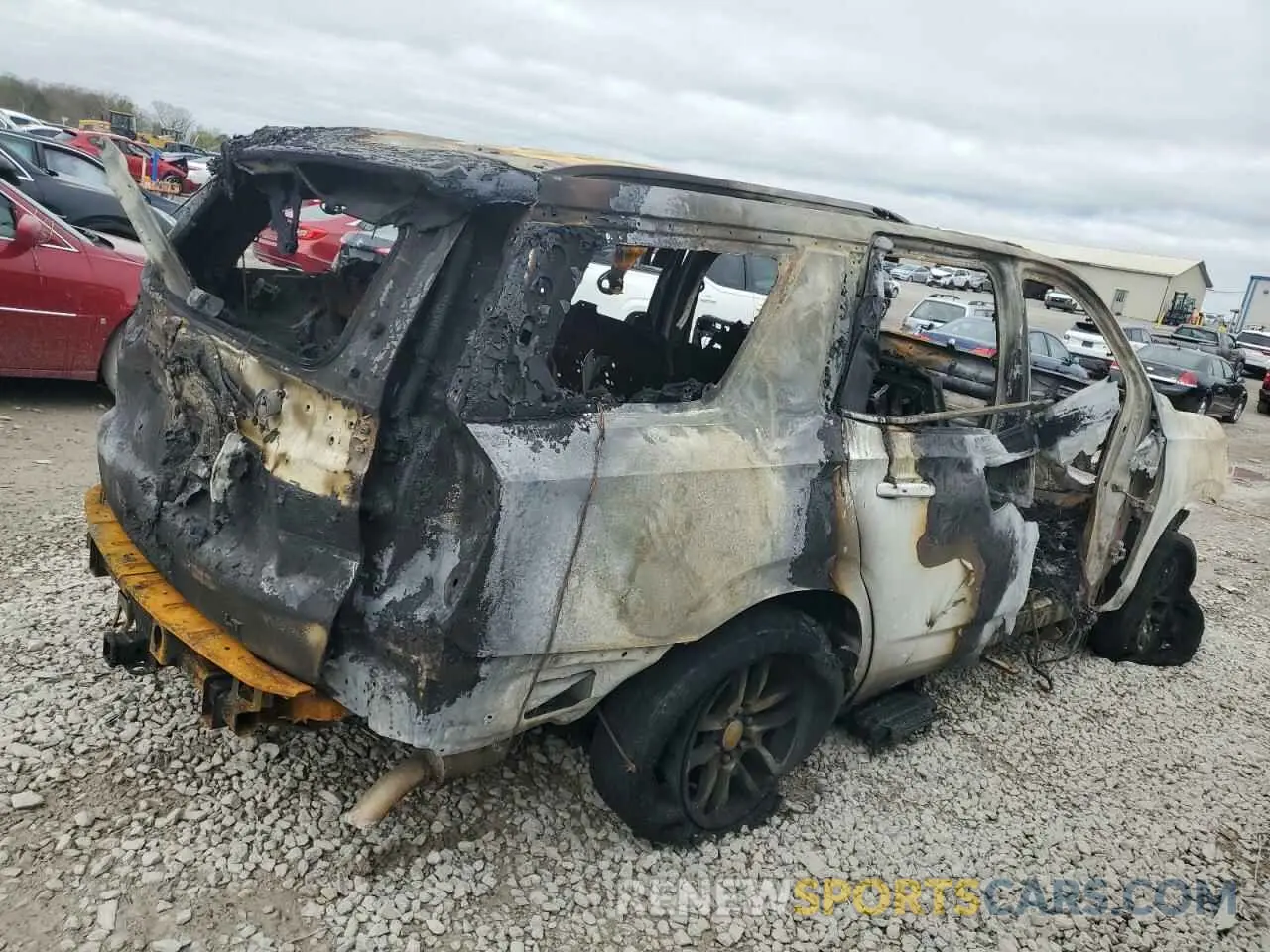 3 Photograph of a damaged car 1GNSKNKD7MR263725 CHEVROLET TAHOE 2021