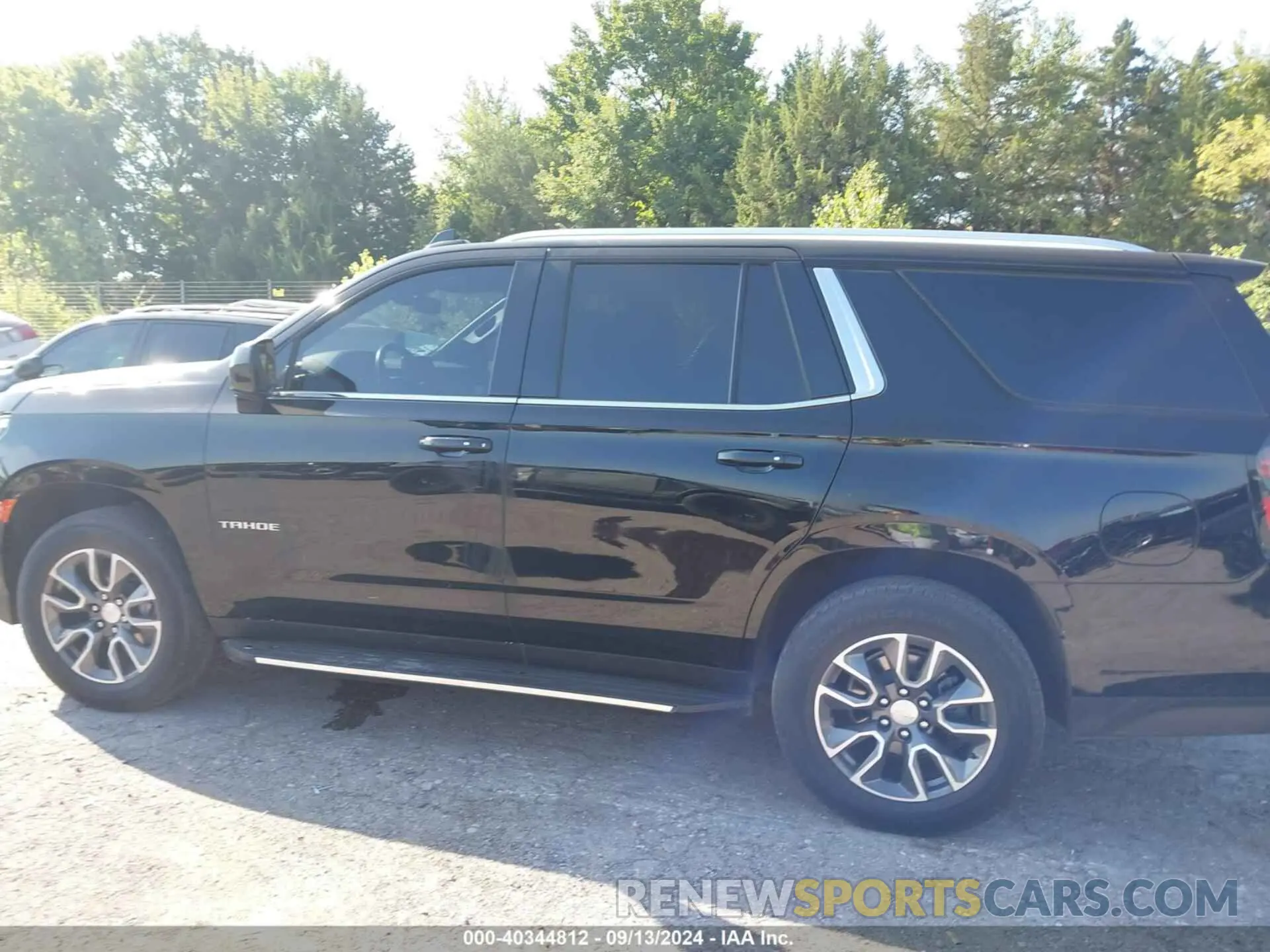 15 Photograph of a damaged car 1GNSKNKD8MR485559 CHEVROLET TAHOE 2021