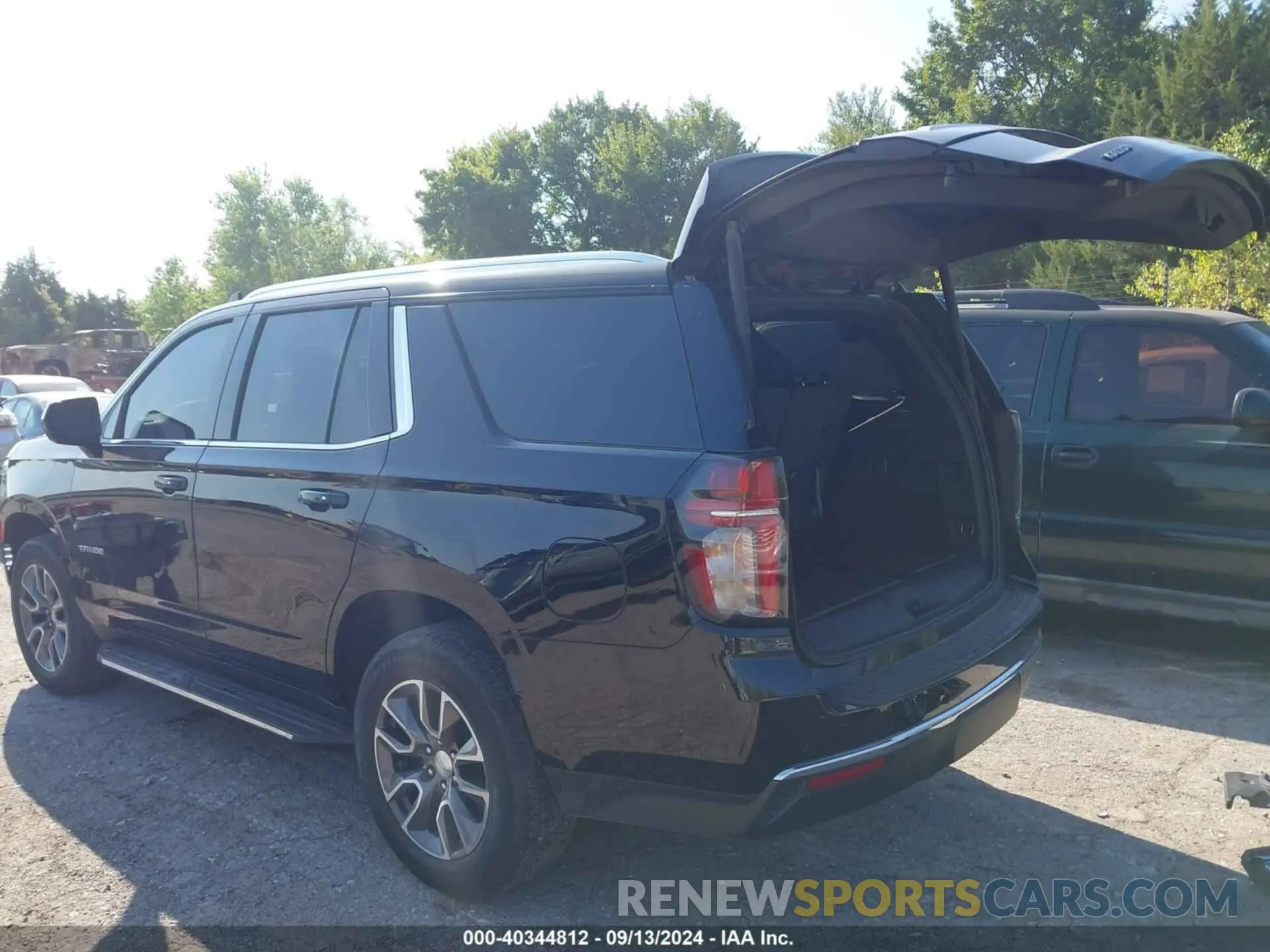 3 Photograph of a damaged car 1GNSKNKD8MR485559 CHEVROLET TAHOE 2021