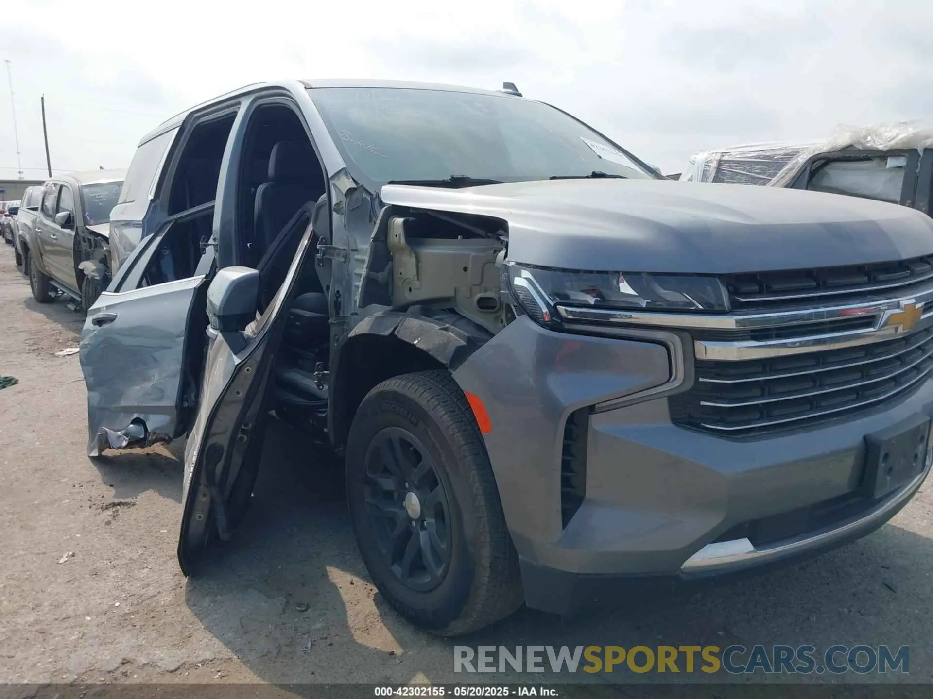 1 Photograph of a damaged car 1GNSKNKD9MR240236 CHEVROLET TAHOE 2021