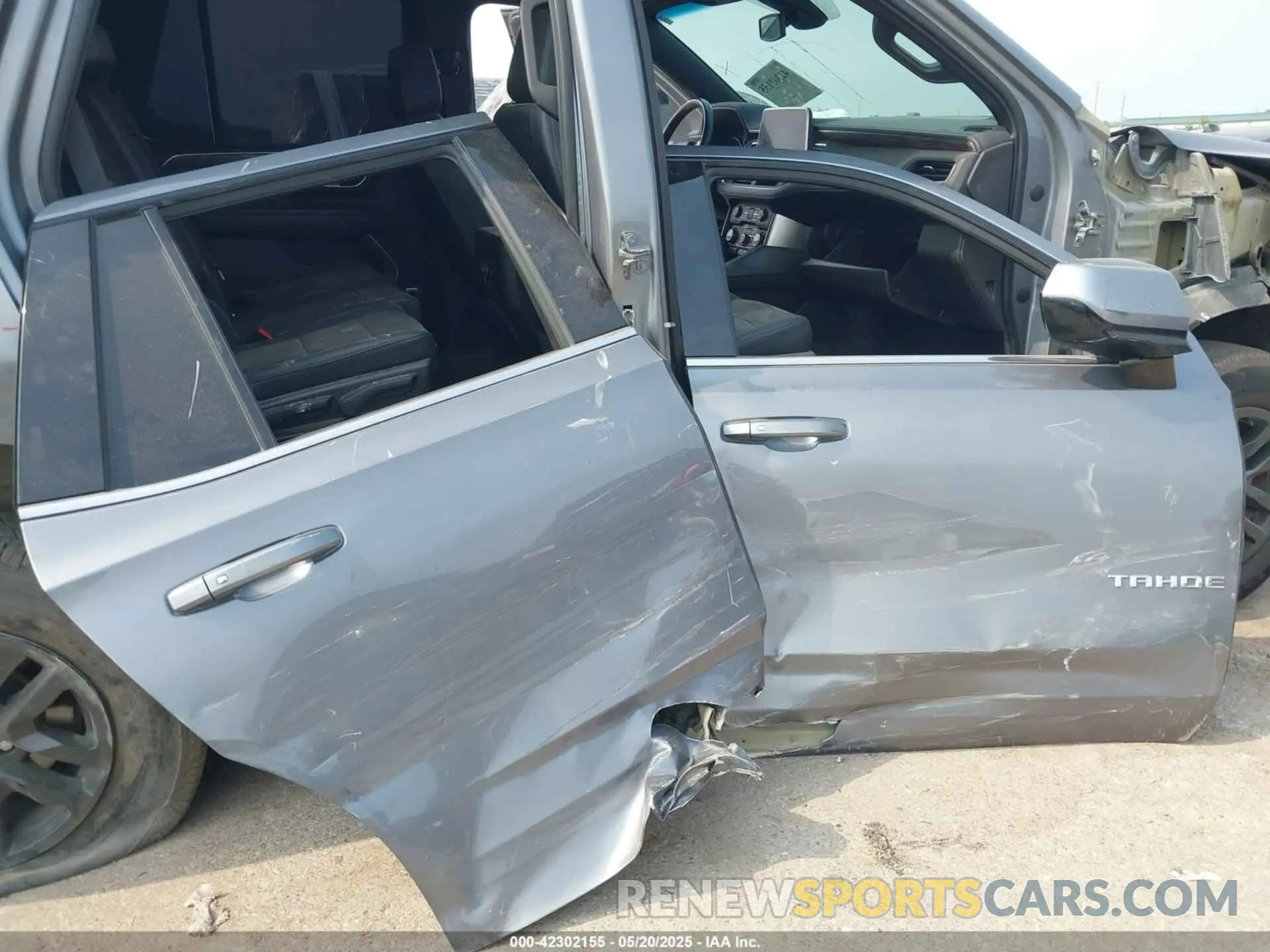 12 Photograph of a damaged car 1GNSKNKD9MR240236 CHEVROLET TAHOE 2021