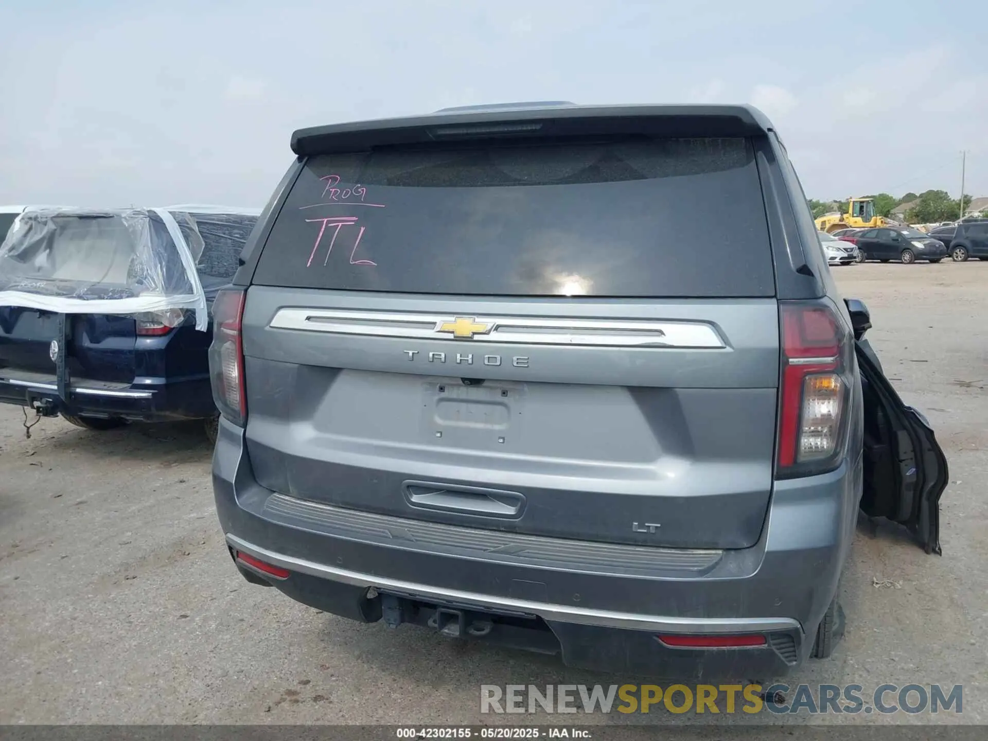 17 Photograph of a damaged car 1GNSKNKD9MR240236 CHEVROLET TAHOE 2021