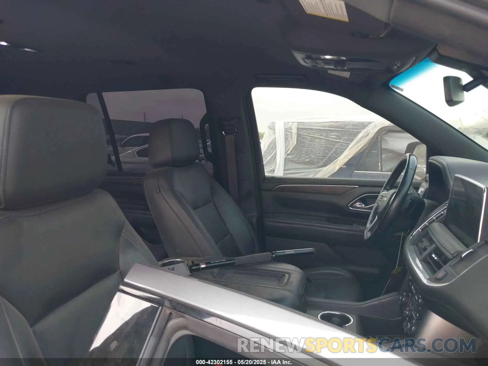 5 Photograph of a damaged car 1GNSKNKD9MR240236 CHEVROLET TAHOE 2021