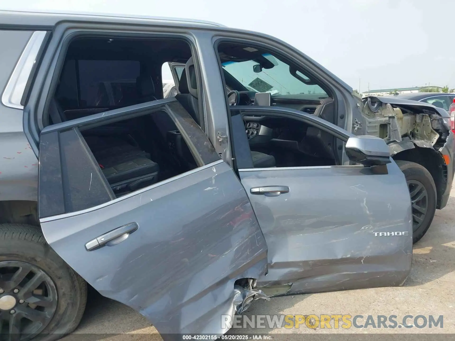 6 Photograph of a damaged car 1GNSKNKD9MR240236 CHEVROLET TAHOE 2021