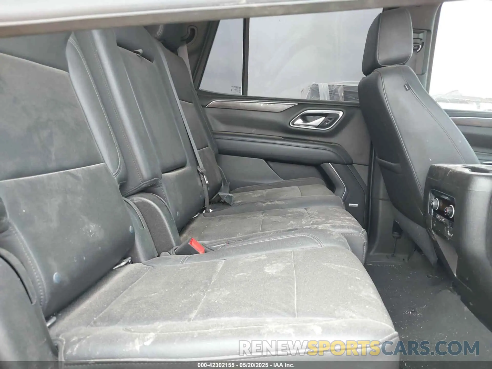 8 Photograph of a damaged car 1GNSKNKD9MR240236 CHEVROLET TAHOE 2021