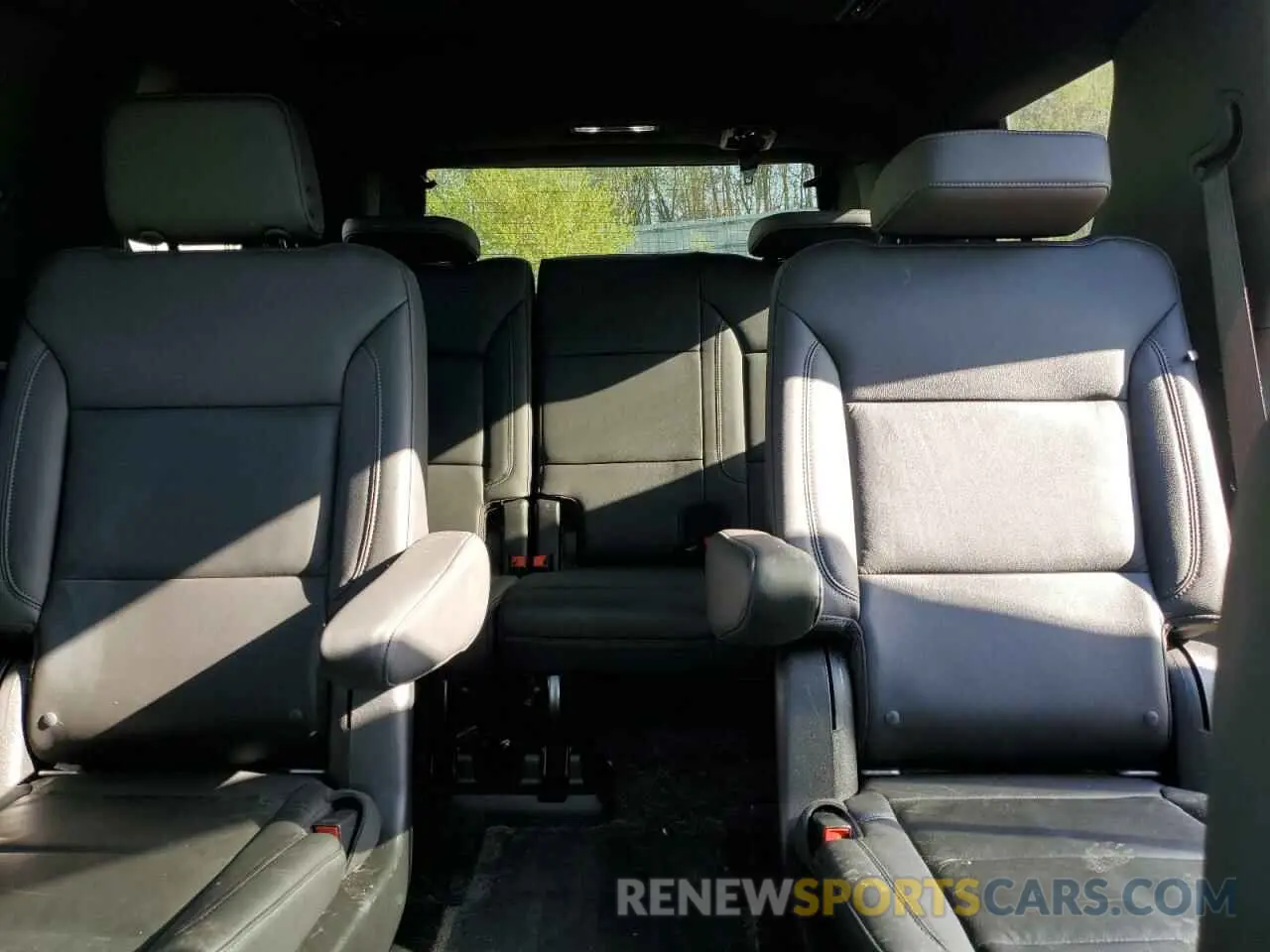 10 Photograph of a damaged car 1GNSKPKD0MR107957 CHEVROLET TAHOE 2021