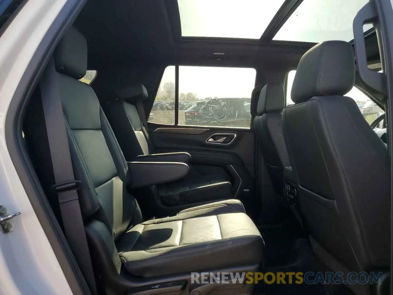 11 Photograph of a damaged car 1GNSKPKD0MR107957 CHEVROLET TAHOE 2021