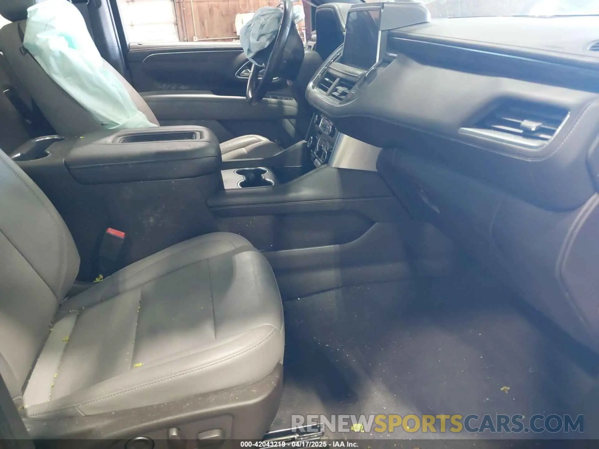 5 Photograph of a damaged car 1GNSKPKD0MR109854 CHEVROLET TAHOE 2021