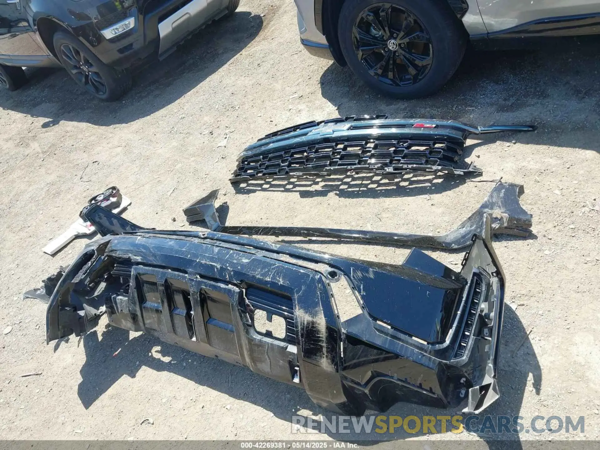 12 Photograph of a damaged car 1GNSKPKD1MR313689 CHEVROLET TAHOE 2021