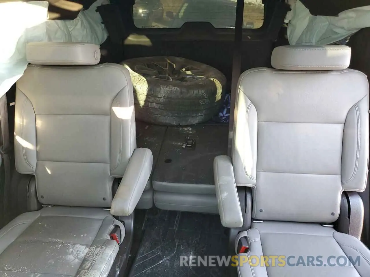 10 Photograph of a damaged car 1GNSKPKD1MR488055 CHEVROLET TAHOE 2021