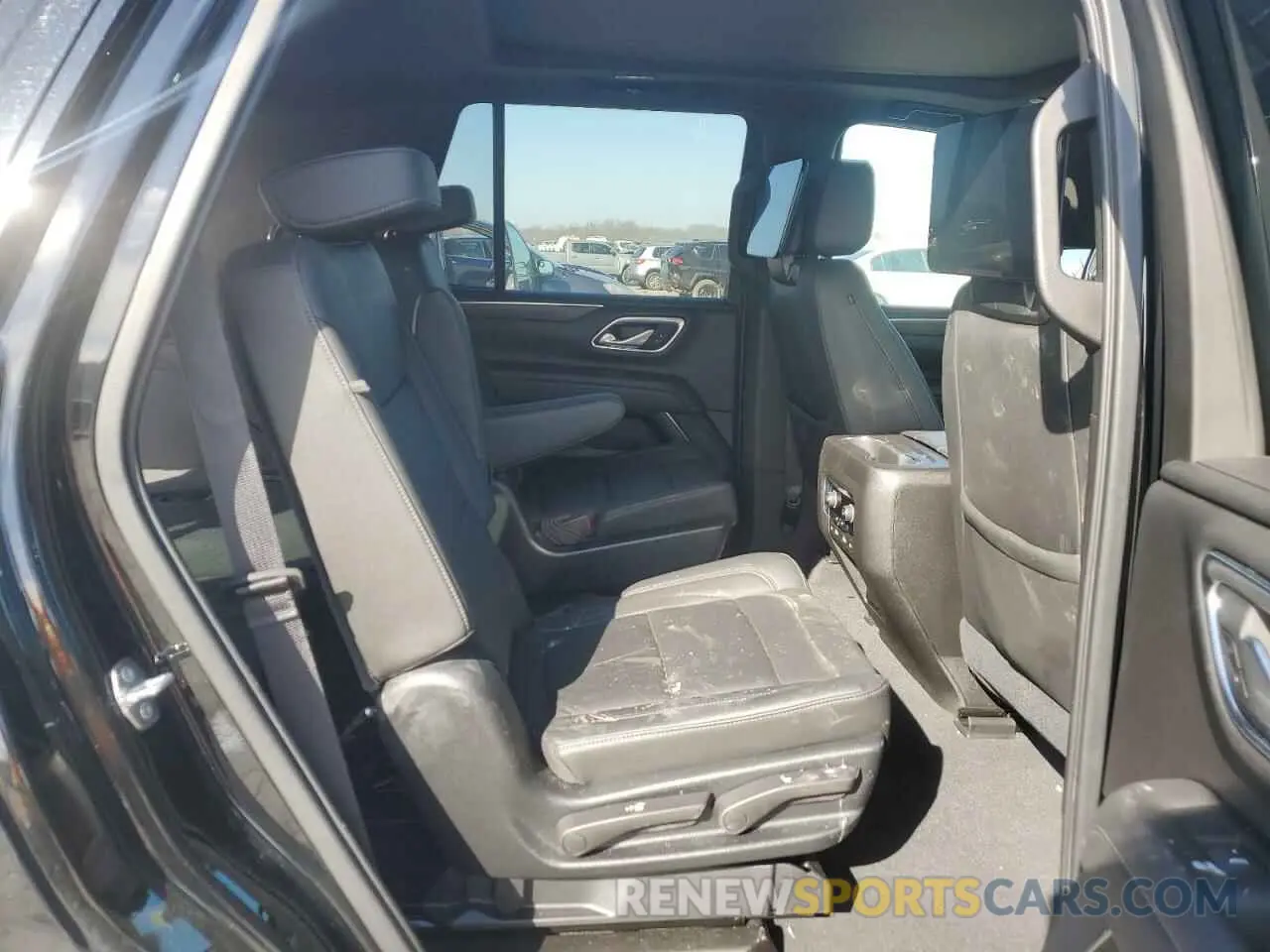 11 Photograph of a damaged car 1GNSKPKD2MR393598 CHEVROLET TAHOE 2021