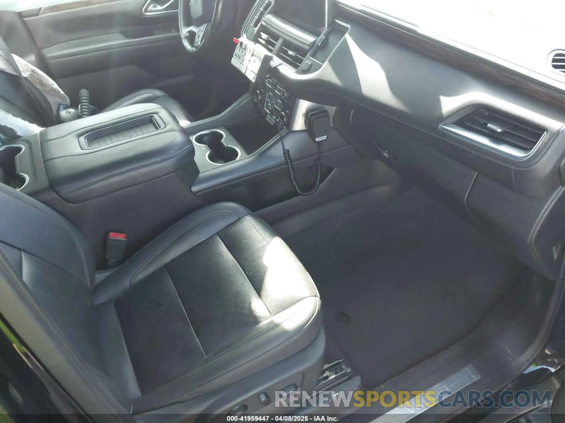 5 Photograph of a damaged car 1GNSKPKD4MR266321 CHEVROLET TAHOE 2021