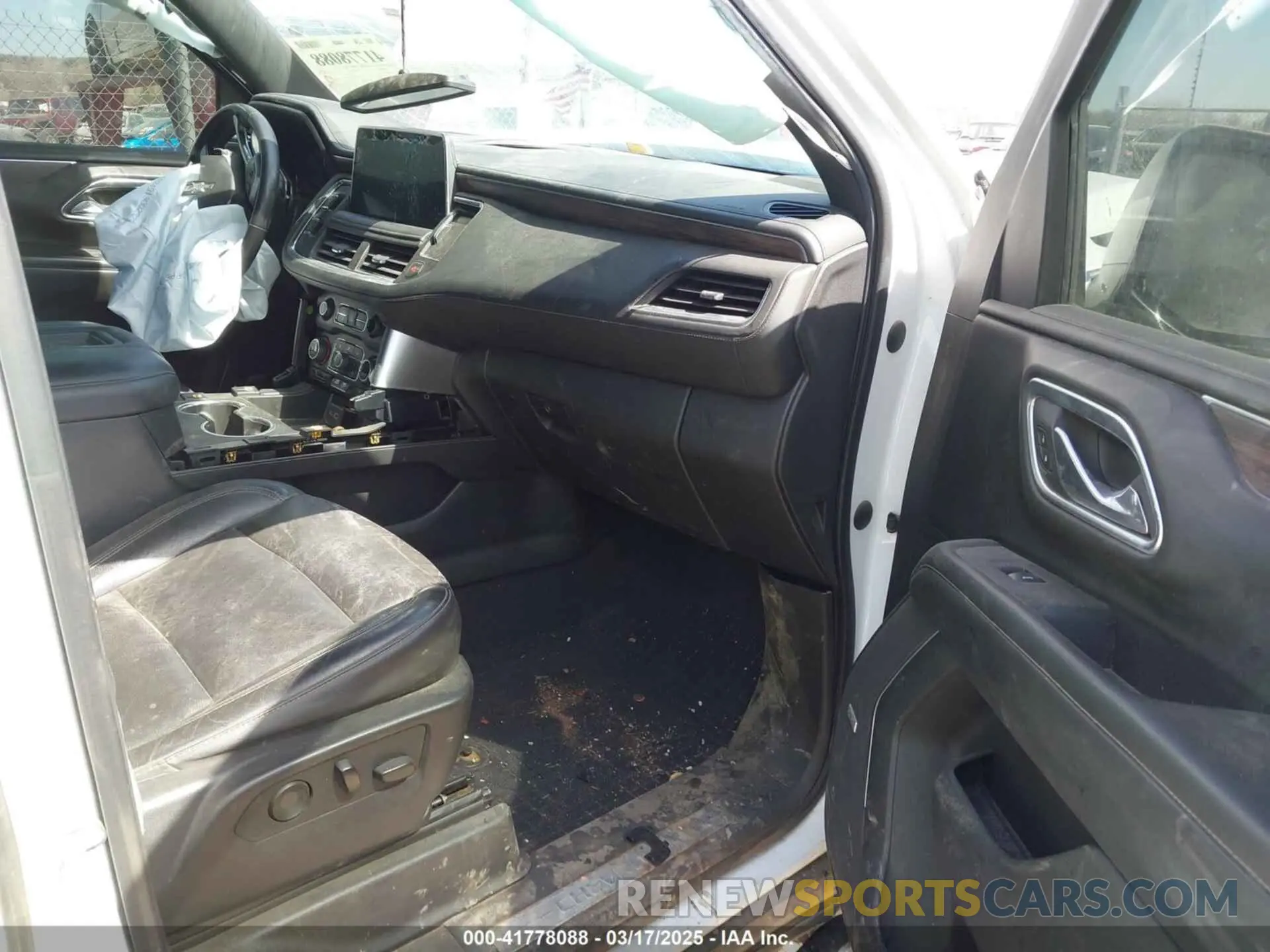 5 Photograph of a damaged car 1GNSKPKD7MR117286 CHEVROLET TAHOE 2021