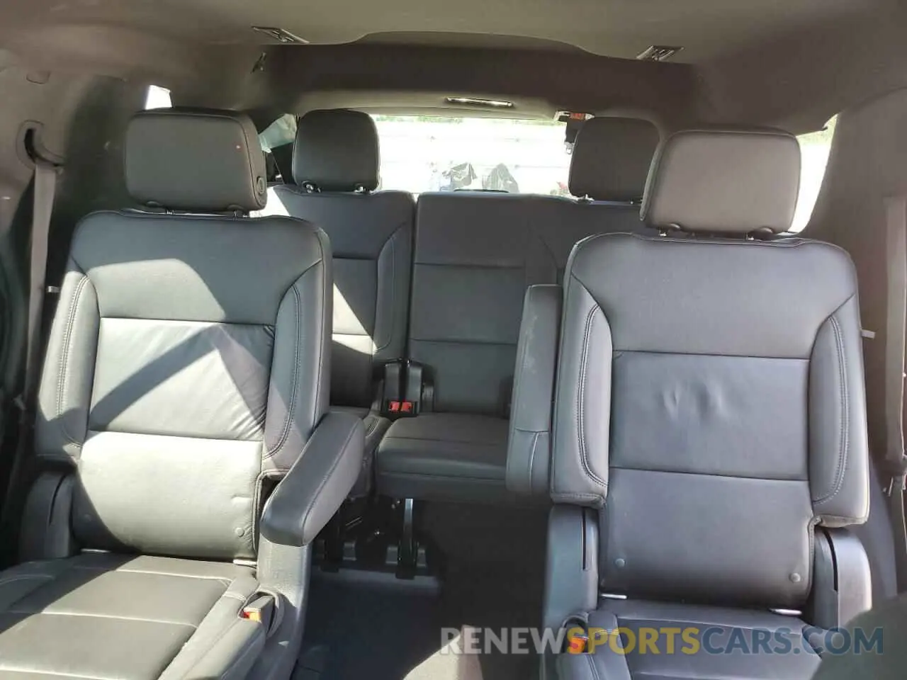 10 Photograph of a damaged car 1GNSKPKD7MR452421 CHEVROLET TAHOE 2021
