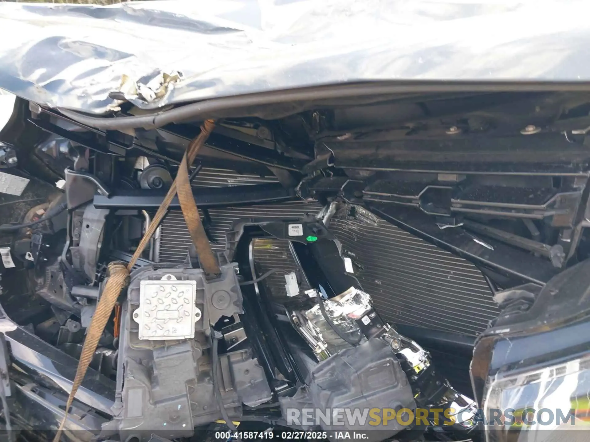10 Photograph of a damaged car 1GNSKPKD8MR122190 CHEVROLET TAHOE 2021