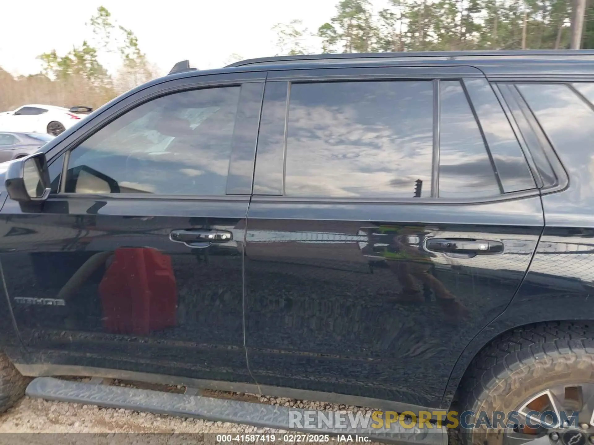 13 Photograph of a damaged car 1GNSKPKD8MR122190 CHEVROLET TAHOE 2021