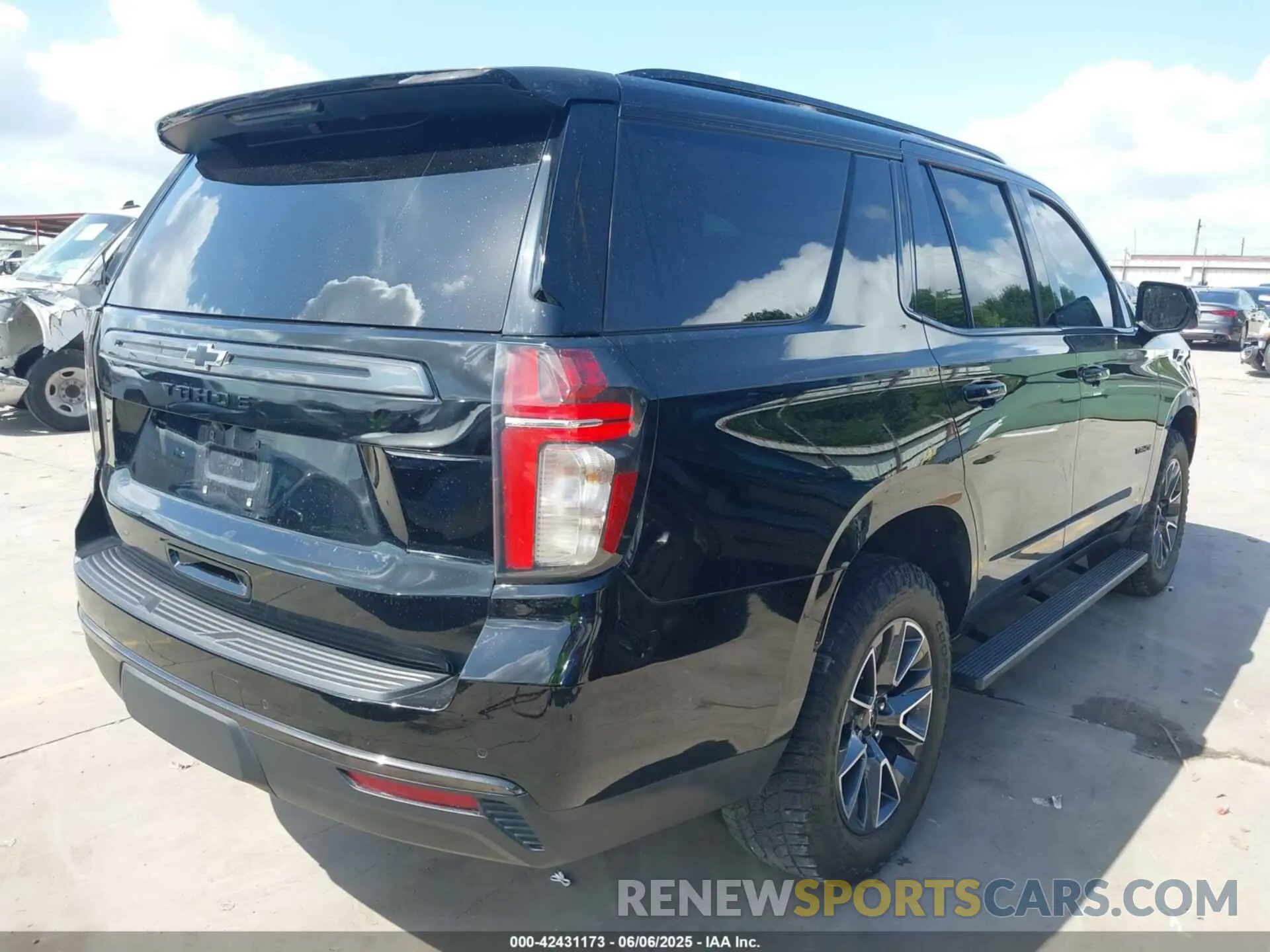 4 Photograph of a damaged car 1GNSKPKD8MR278374 CHEVROLET TAHOE 2021