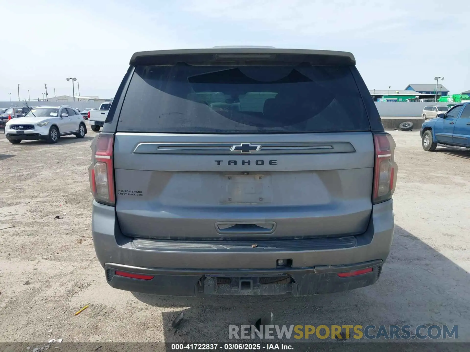 17 Photograph of a damaged car 1GNSKPKD9MR324875 CHEVROLET TAHOE 2021