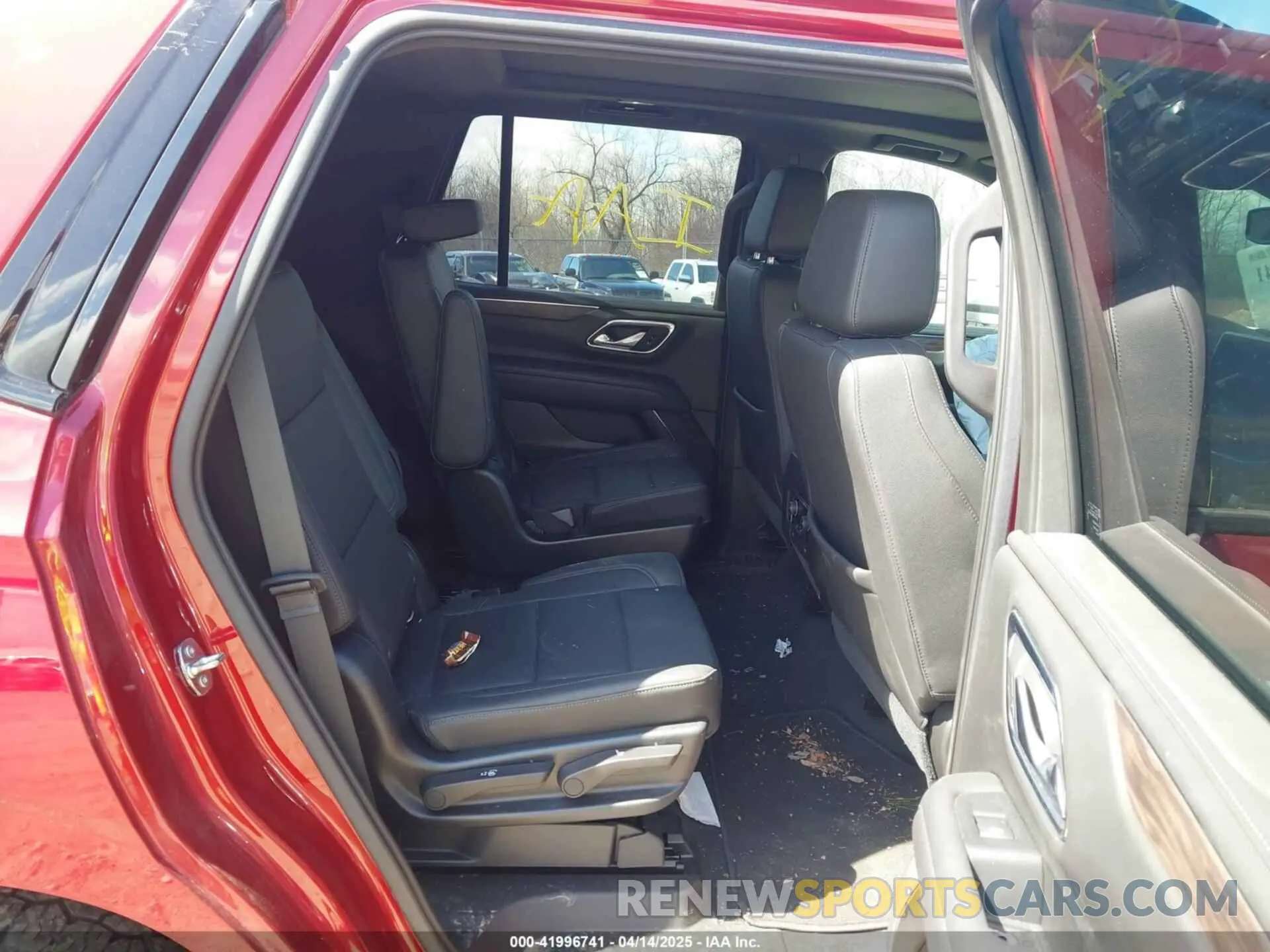 8 Photograph of a damaged car 1GNSKPKD9MR390830 CHEVROLET TAHOE 2021