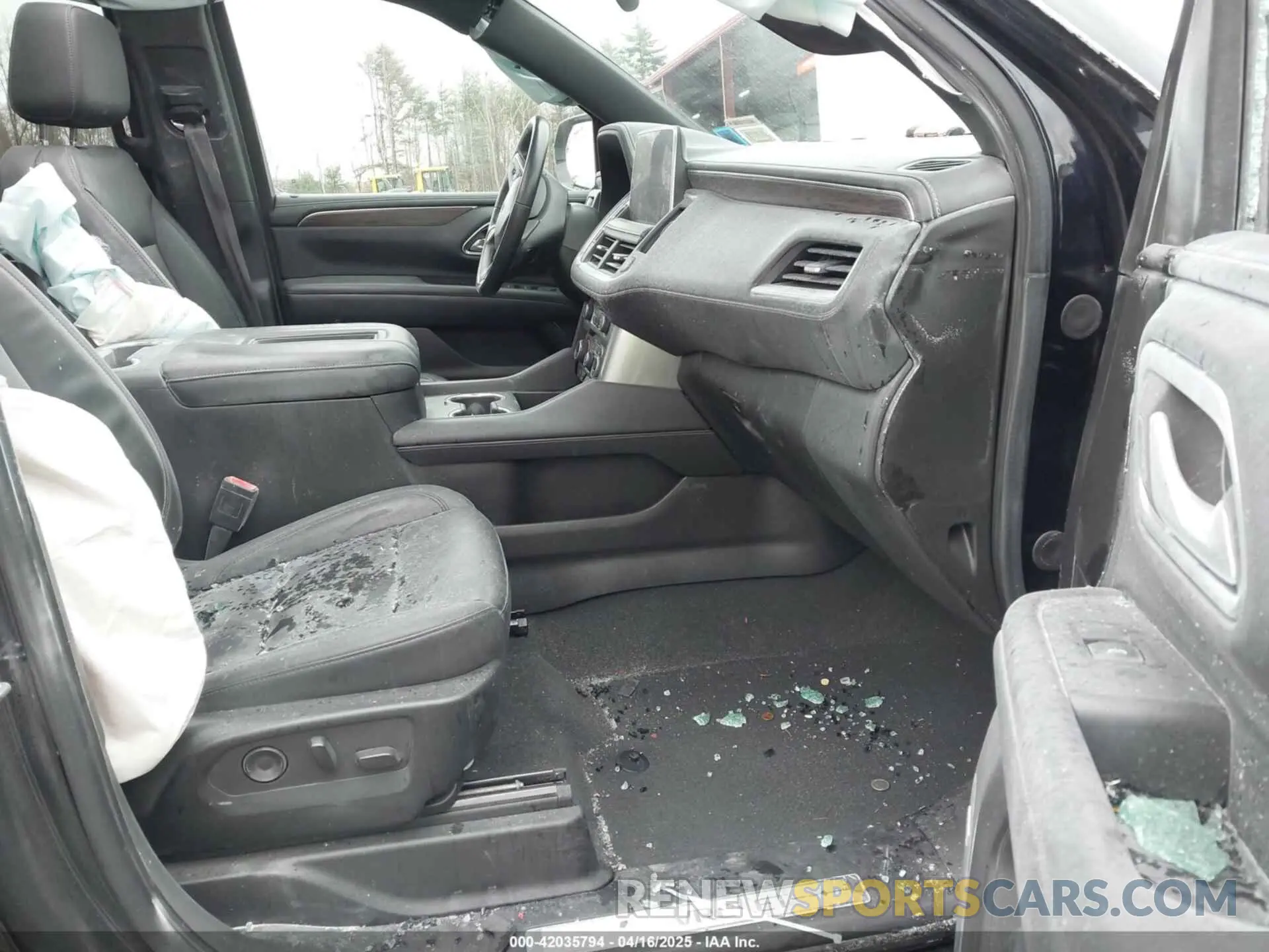 5 Photograph of a damaged car 1GNSKPKD9MR479331 CHEVROLET TAHOE 2021
