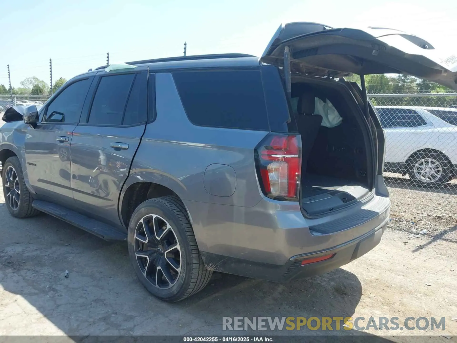 3 Photograph of a damaged car 1GNSKRKD1MR334280 CHEVROLET TAHOE 2021