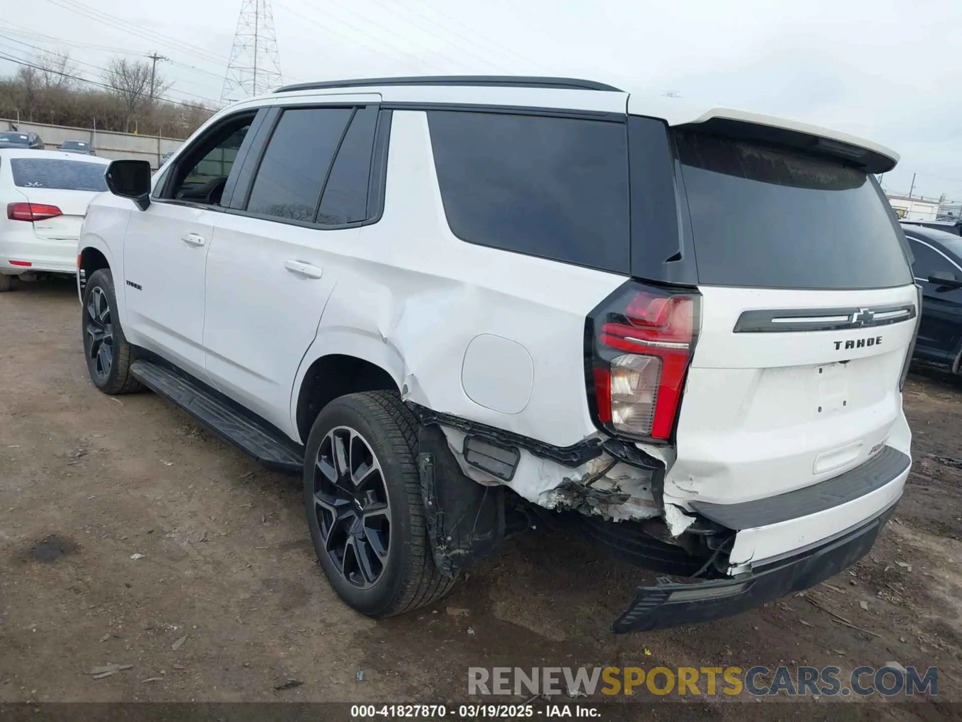 3 Photograph of a damaged car 1GNSKRKD8MR437213 CHEVROLET TAHOE 2021