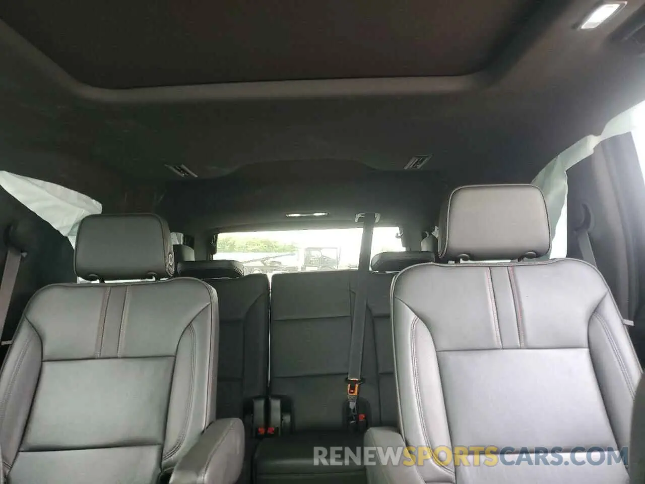 10 Photograph of a damaged car 1GNSKRKDXMR295401 CHEVROLET TAHOE 2021