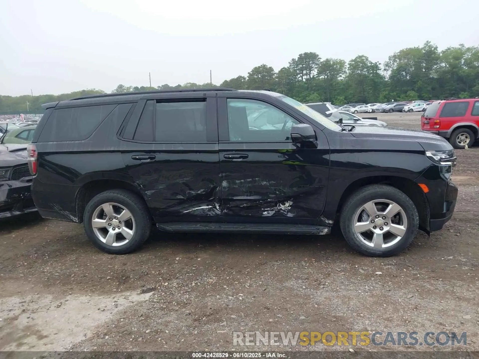 13 Photograph of a damaged car 1GNSKRKDXMR328509 CHEVROLET TAHOE 2021