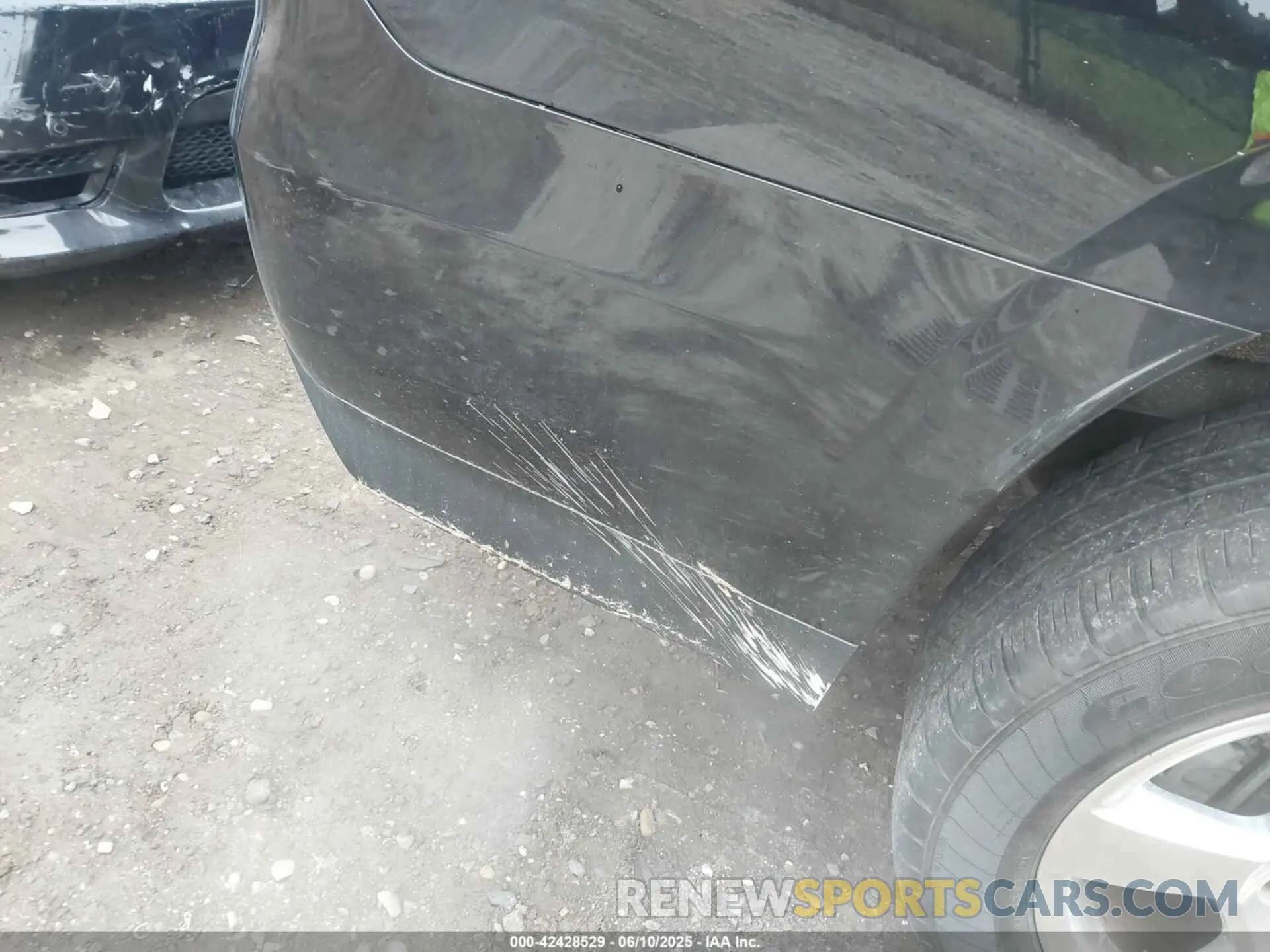 18 Photograph of a damaged car 1GNSKRKDXMR328509 CHEVROLET TAHOE 2021