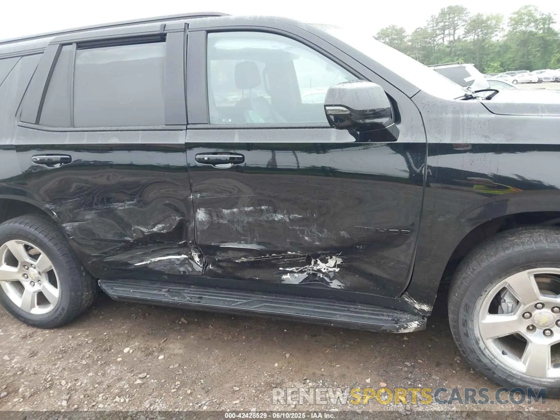 6 Photograph of a damaged car 1GNSKRKDXMR328509 CHEVROLET TAHOE 2021