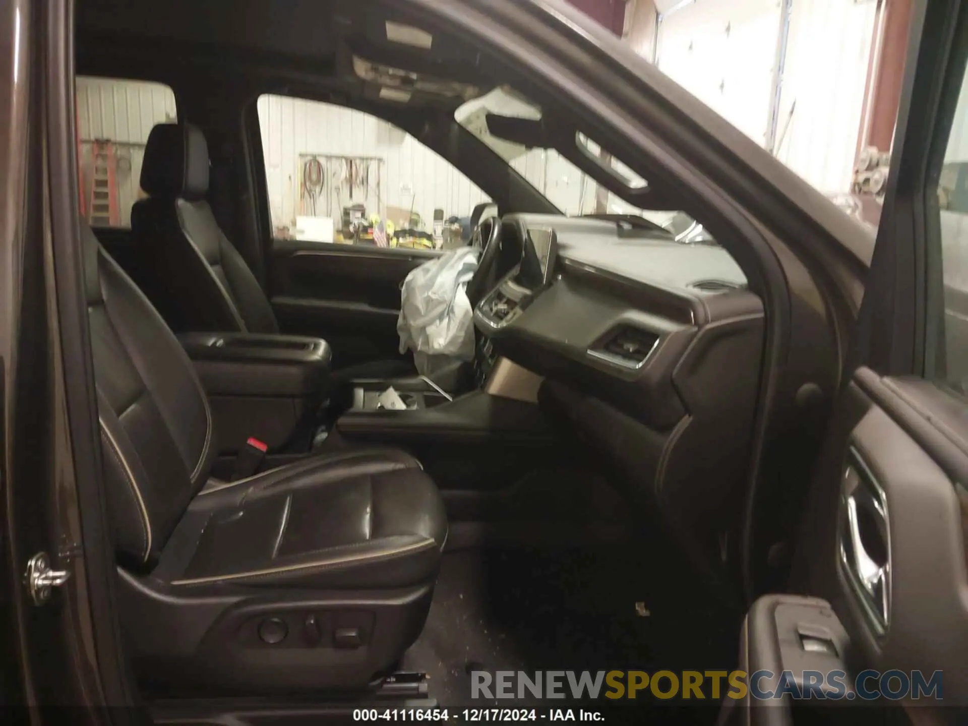5 Photograph of a damaged car 1GNSKSKD7MR230481 CHEVROLET TAHOE 2021