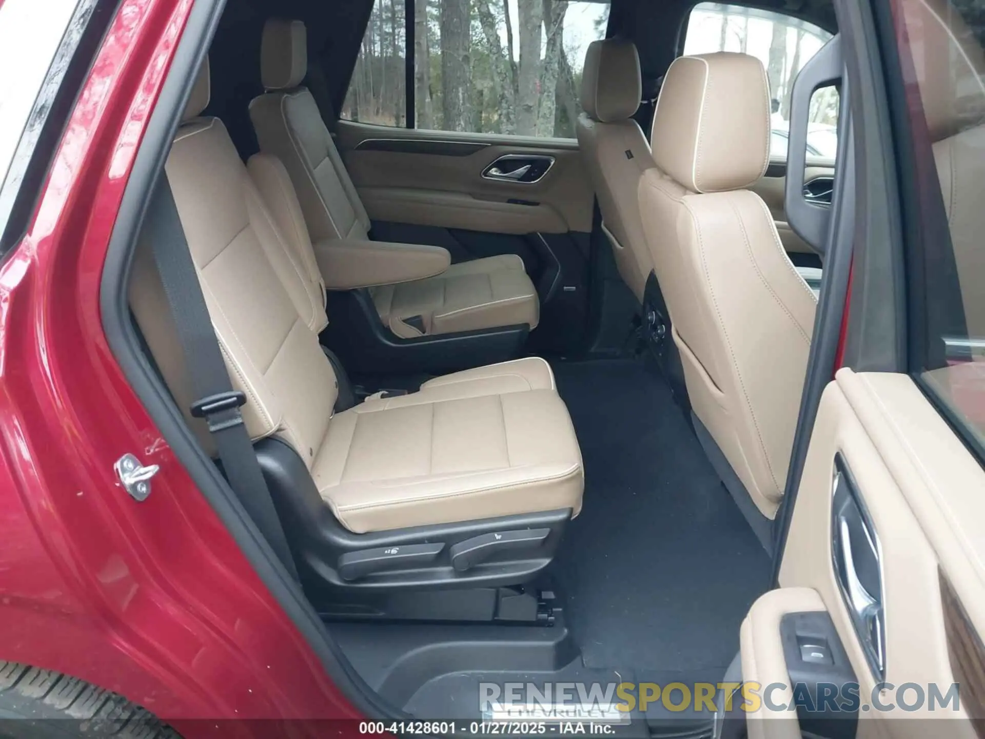 8 Photograph of a damaged car 1GNSKSKD8MR184627 CHEVROLET TAHOE 2021