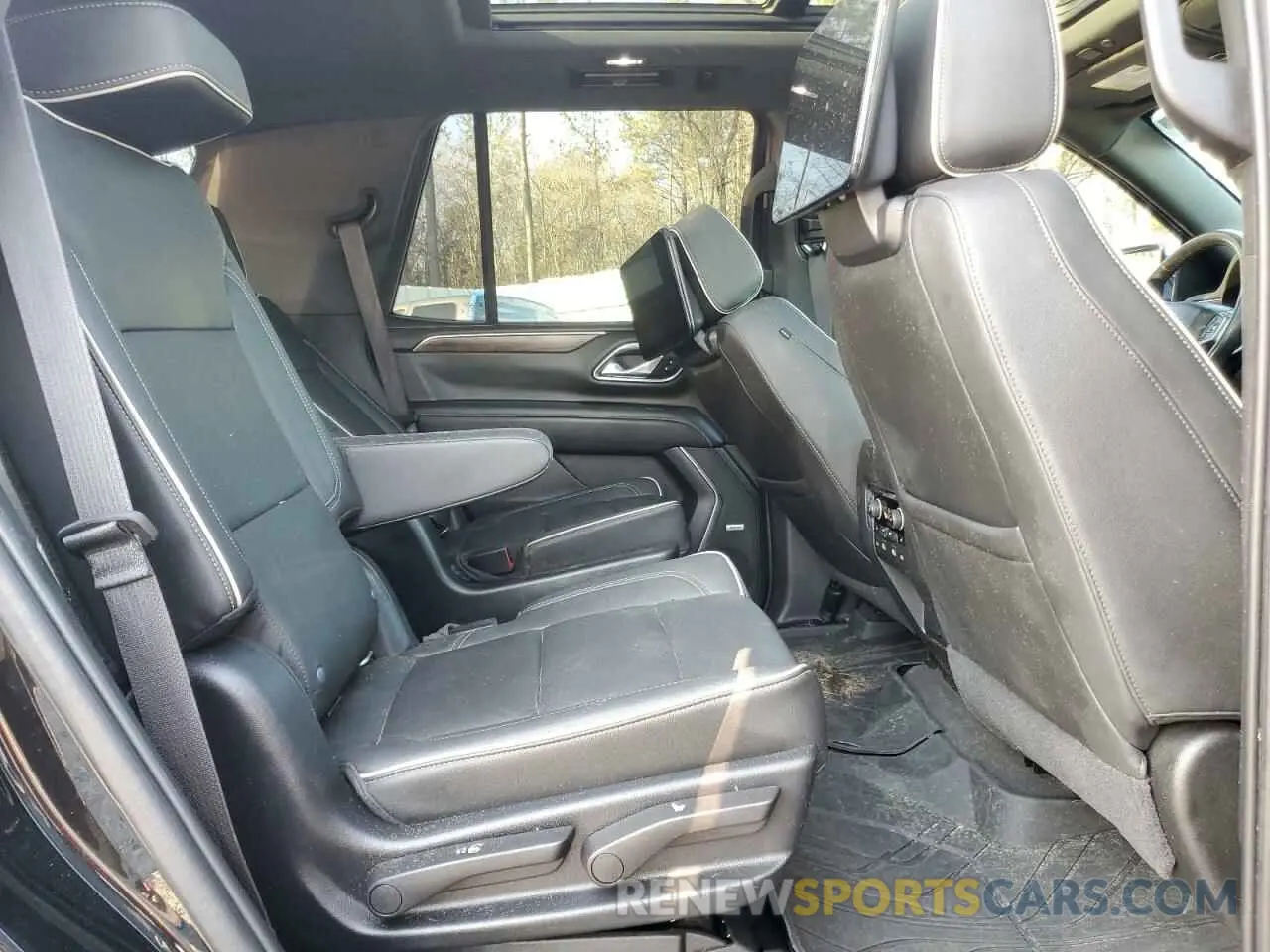 11 Photograph of a damaged car 1GNSKSKD9MR321669 CHEVROLET TAHOE 2021