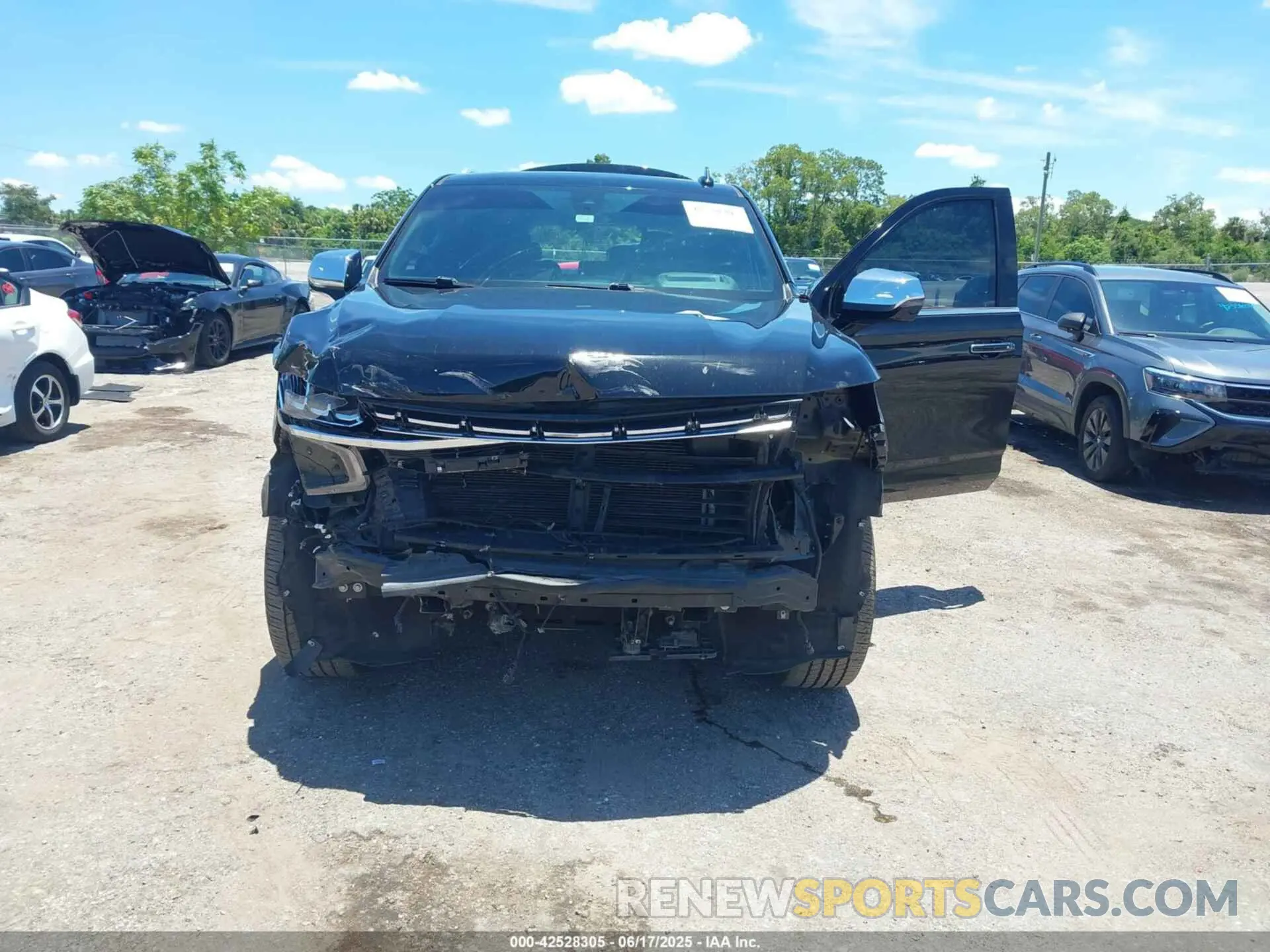 6 Photograph of a damaged car 1GNSKSKDXMR195984 CHEVROLET TAHOE 2021