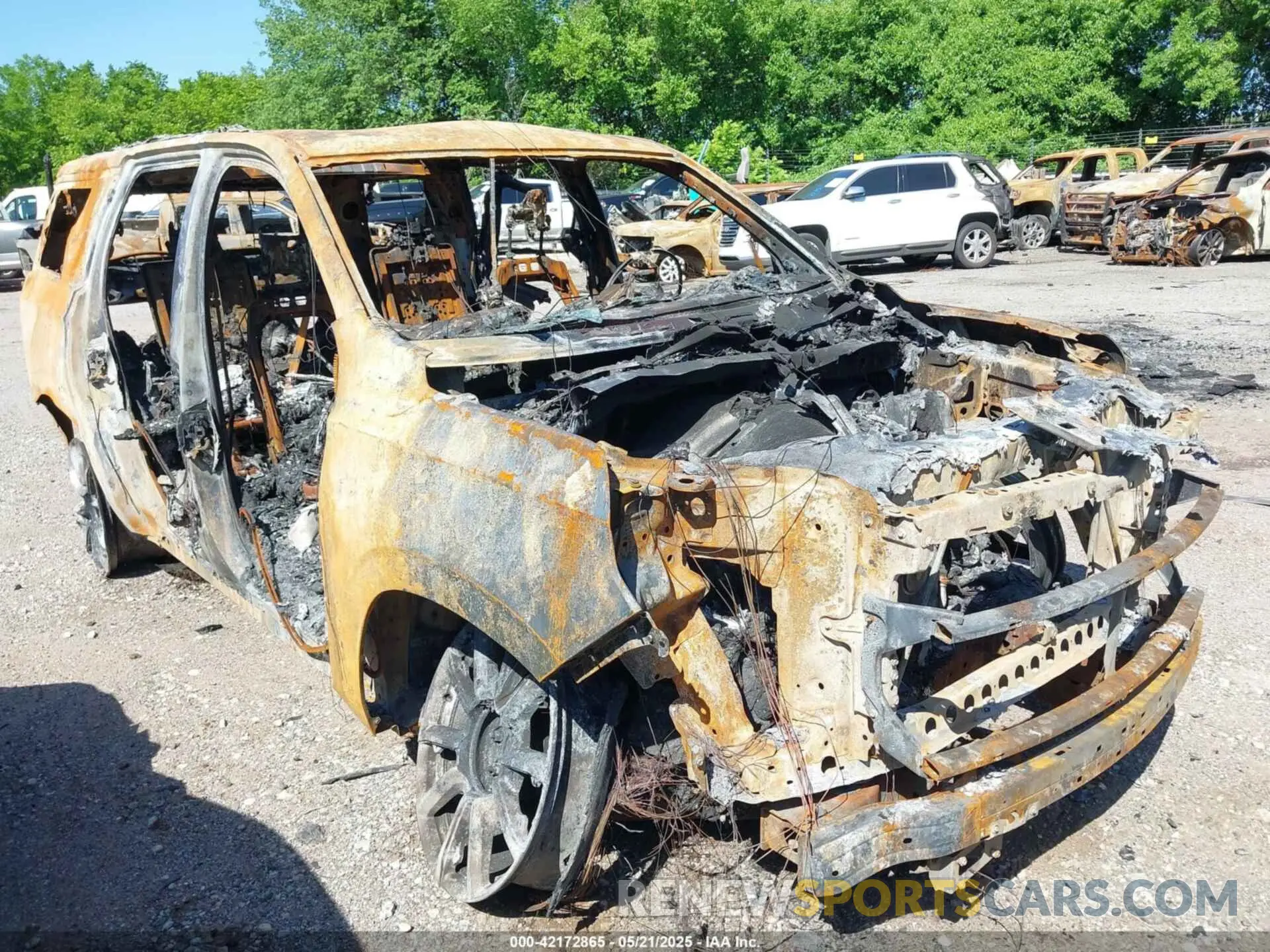 1 Photograph of a damaged car 1GNSKTKL3MR428889 CHEVROLET TAHOE 2021