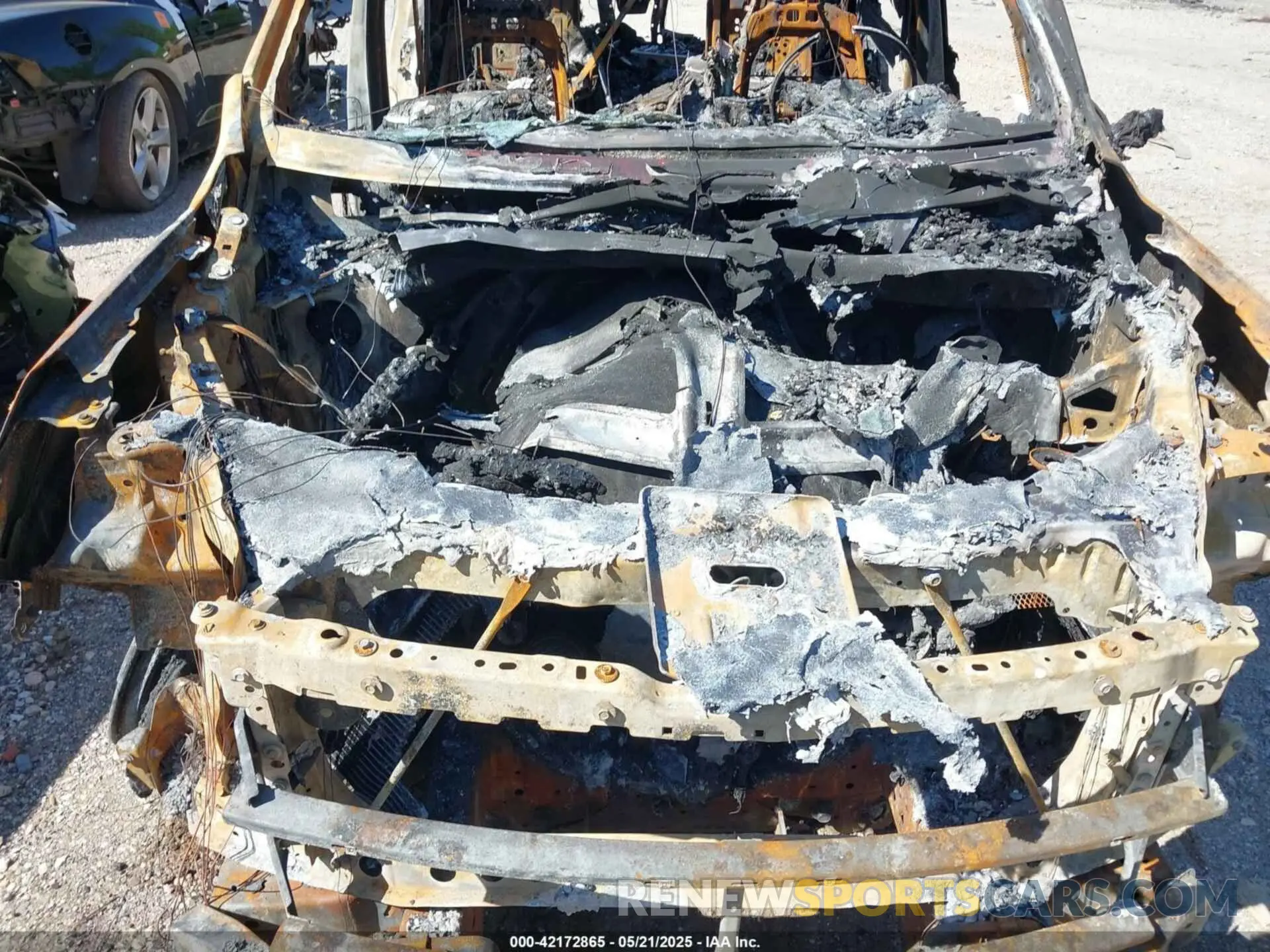 10 Photograph of a damaged car 1GNSKTKL3MR428889 CHEVROLET TAHOE 2021