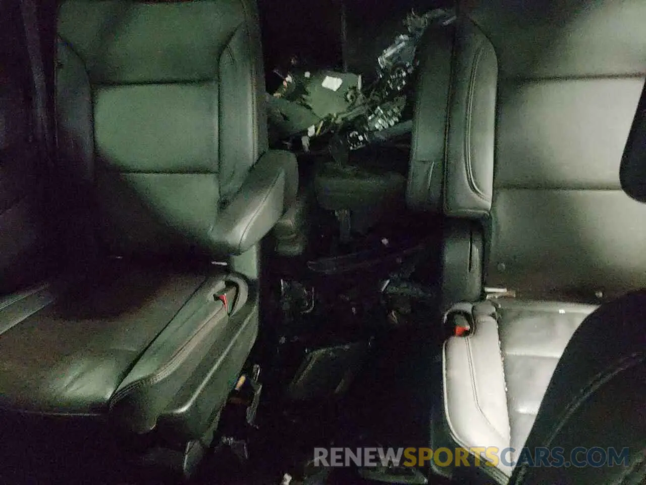 10 Photograph of a damaged car 1GNSKTKL6MR124357 CHEVROLET TAHOE 2021