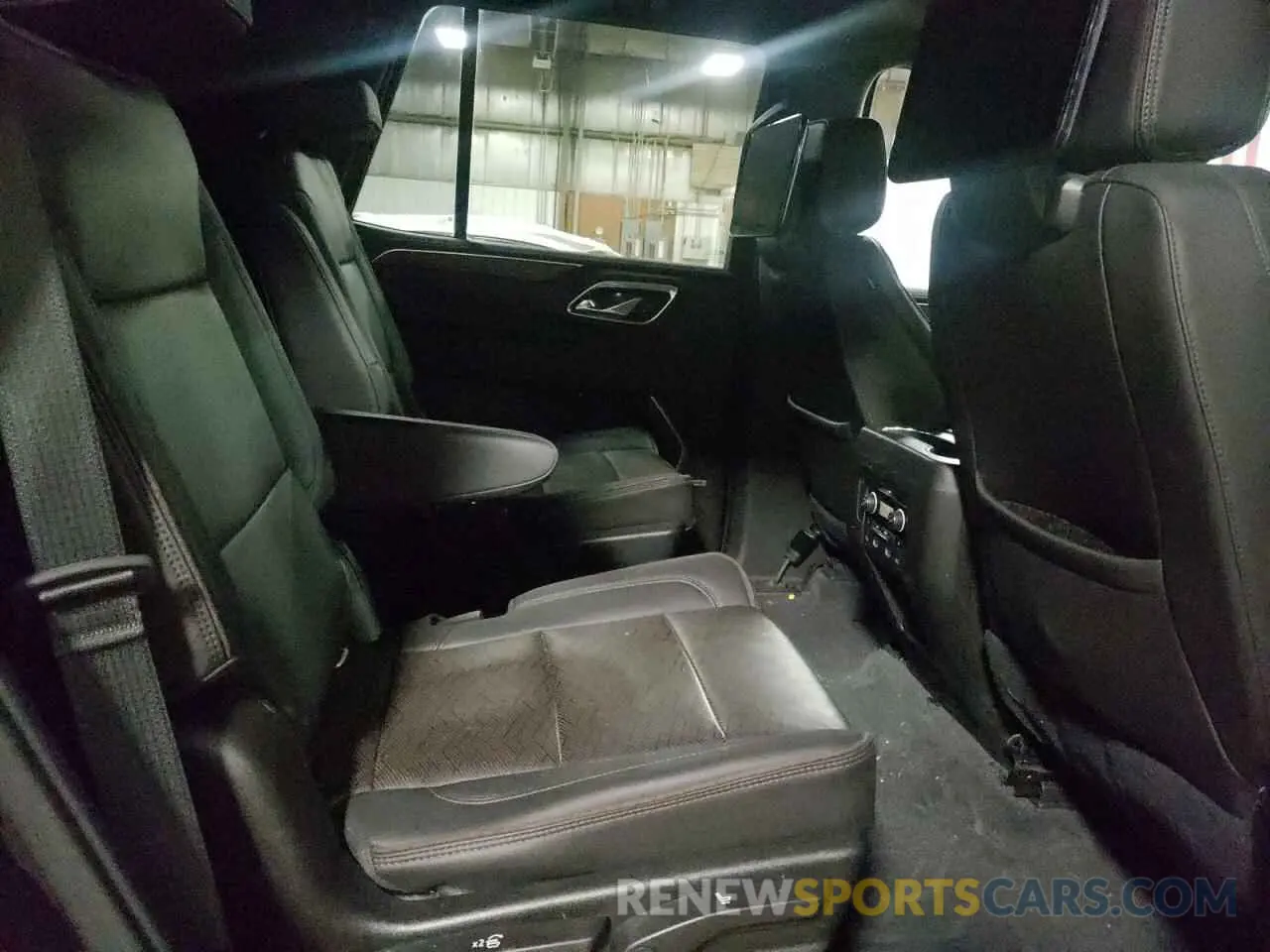 11 Photograph of a damaged car 1GNSKTKL6MR124357 CHEVROLET TAHOE 2021