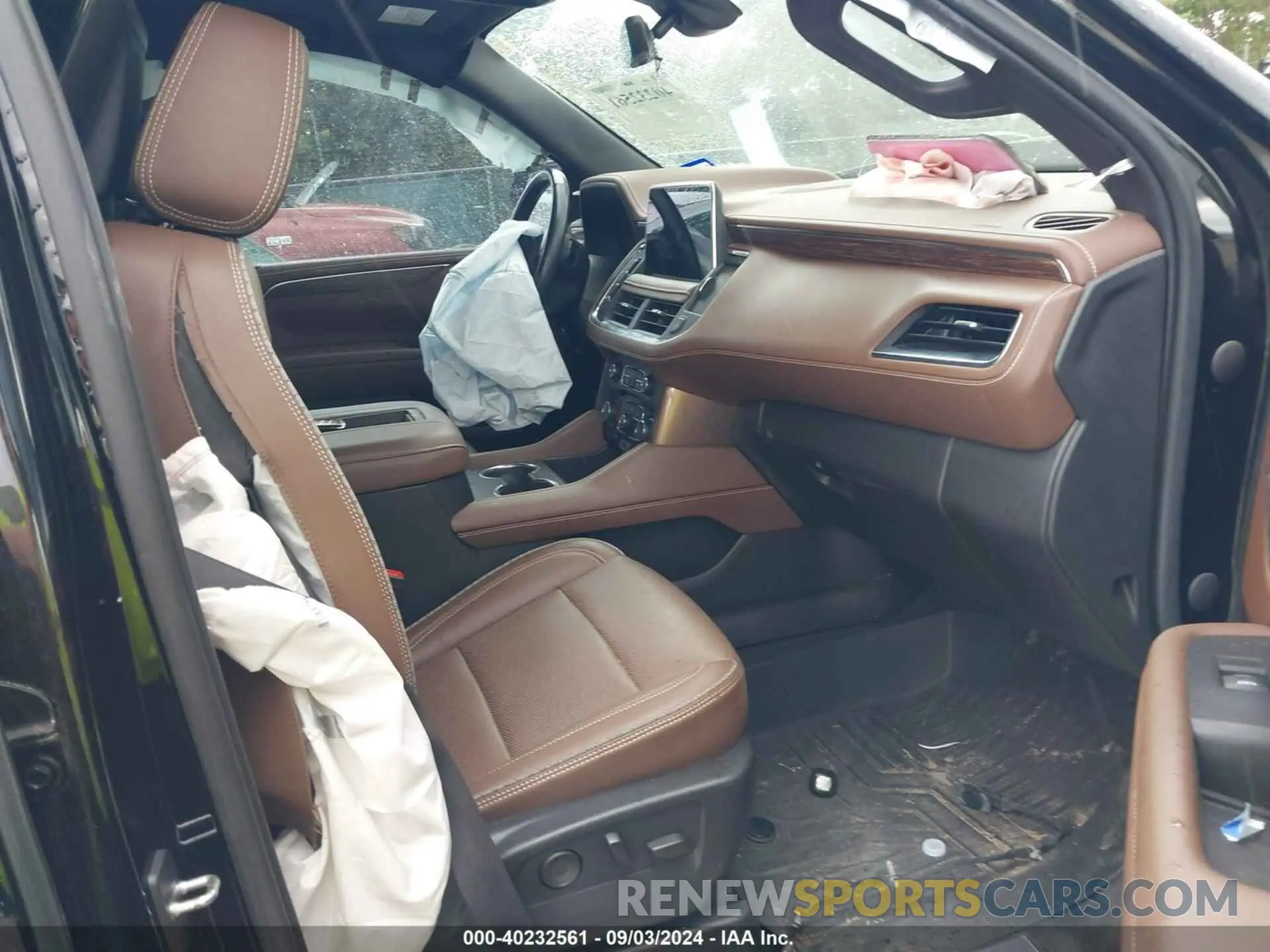 5 Photograph of a damaged car 1GNSKTKL7MR330223 CHEVROLET TAHOE 2021