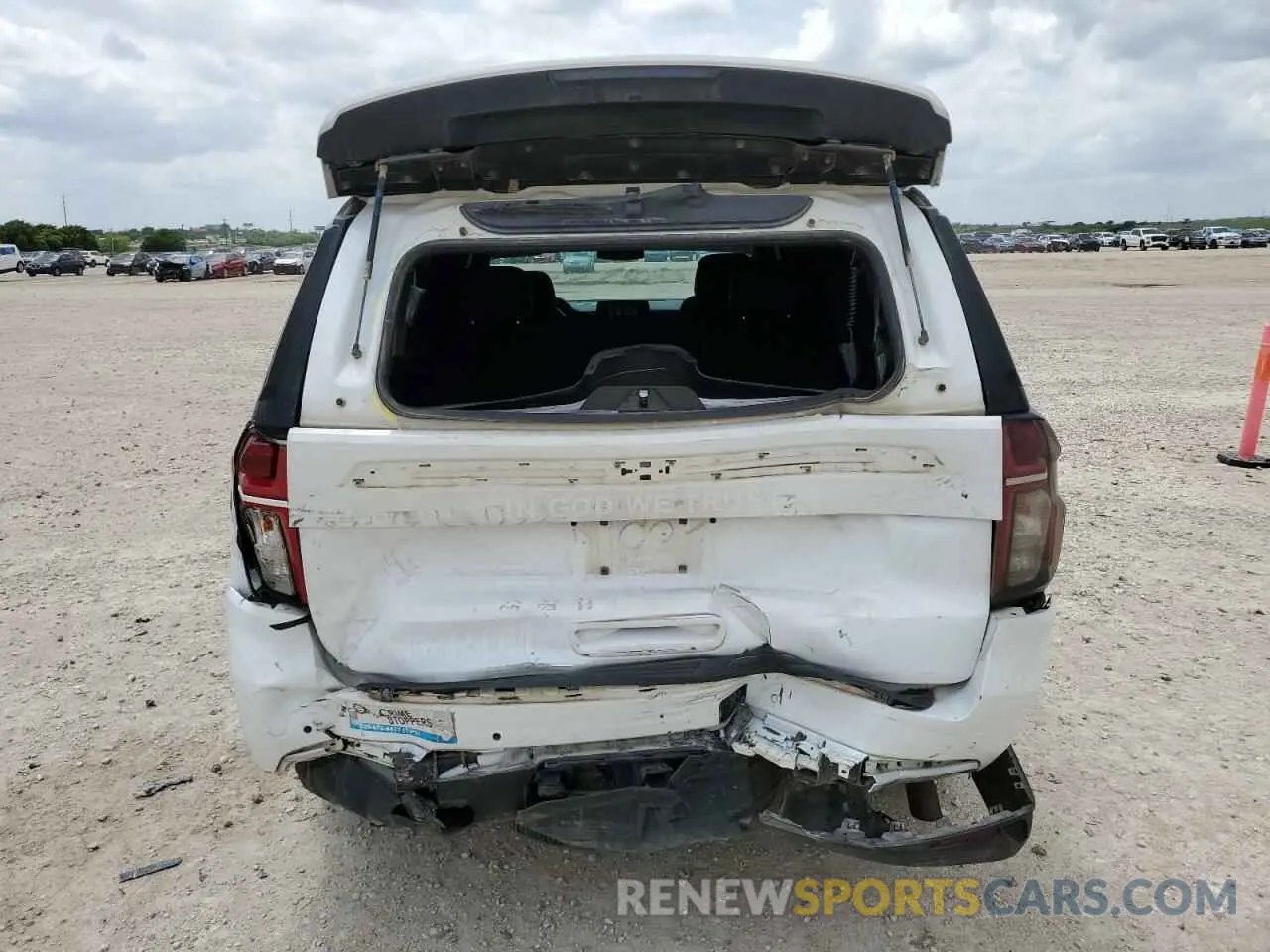 6 Photograph of a damaged car 1NGSCLED0MR351867 CHEVROLET TAHOE 2021