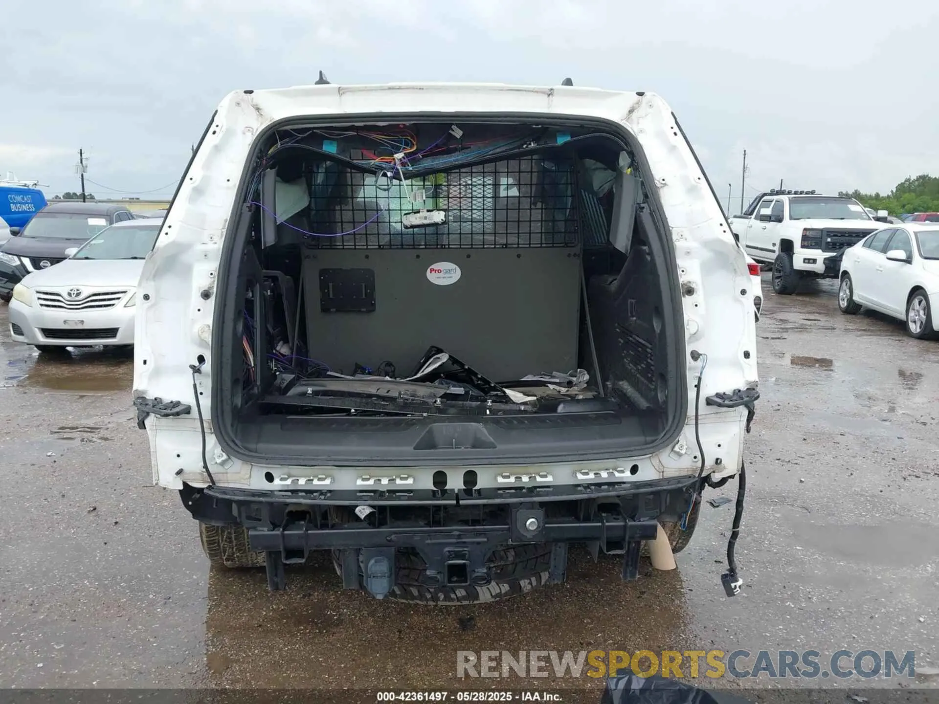 16 Photograph of a damaged car 1GBSCLED3NR233598 CHEVROLET TAHOE 2022